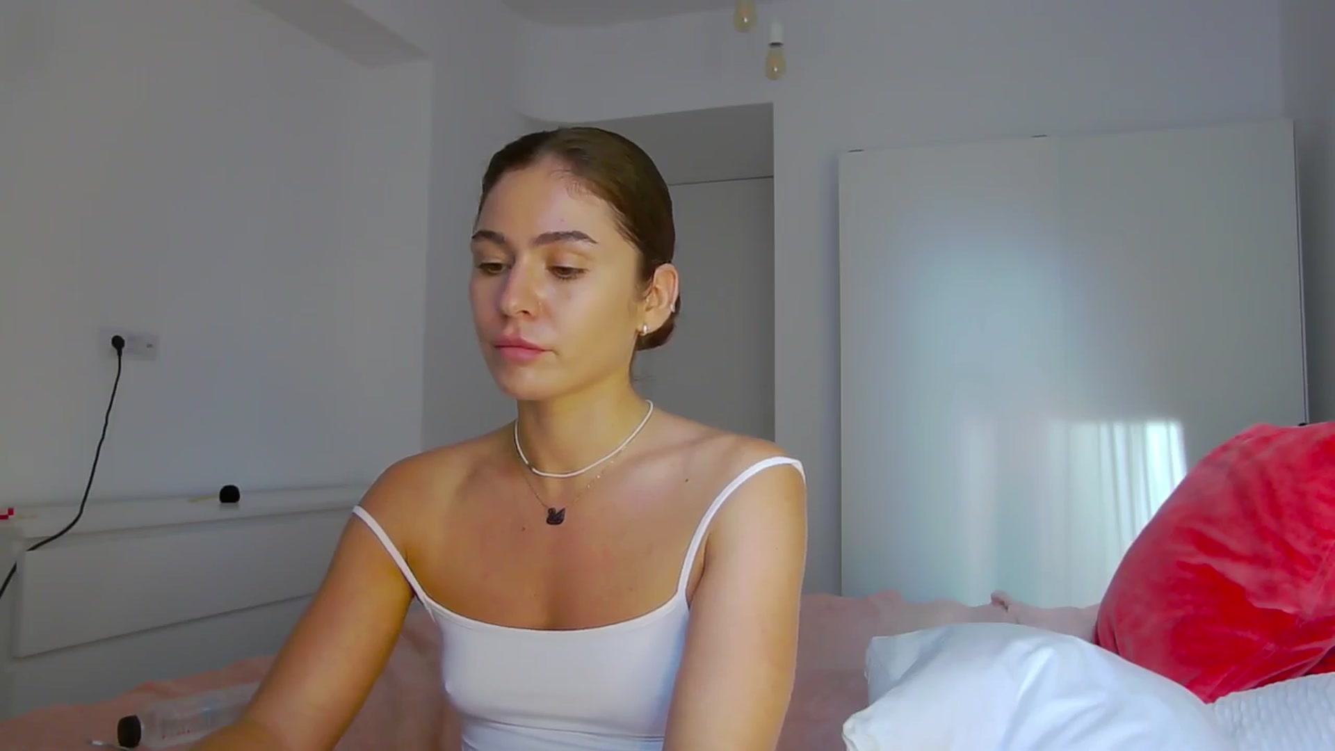 Gallery image thumbnail from NaiaaBee's myfreecams stream on, 08/15/2024, 15:38 image 20 of 20