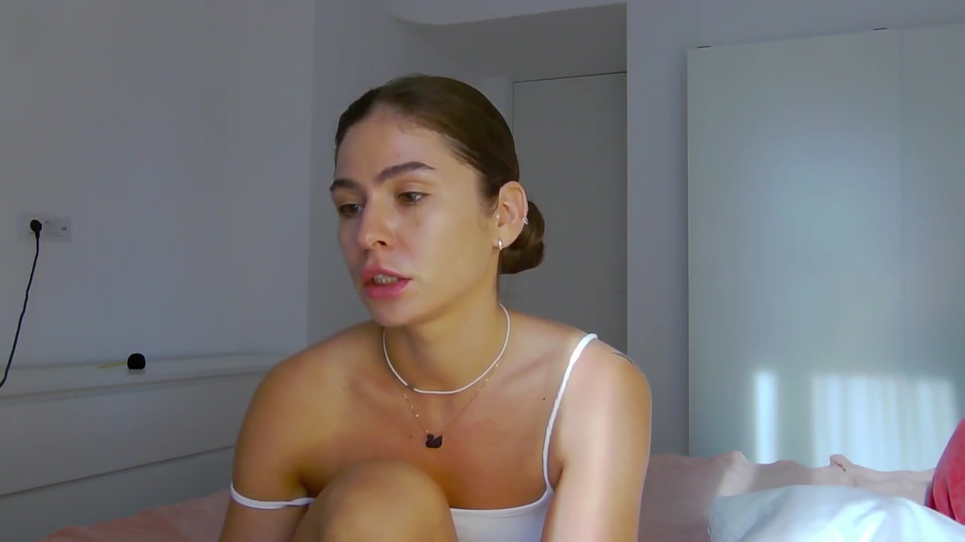 Gallery image thumbnail from NaiaaBee's myfreecams stream on, 08/15/2024, 15:38 image 12 of 20