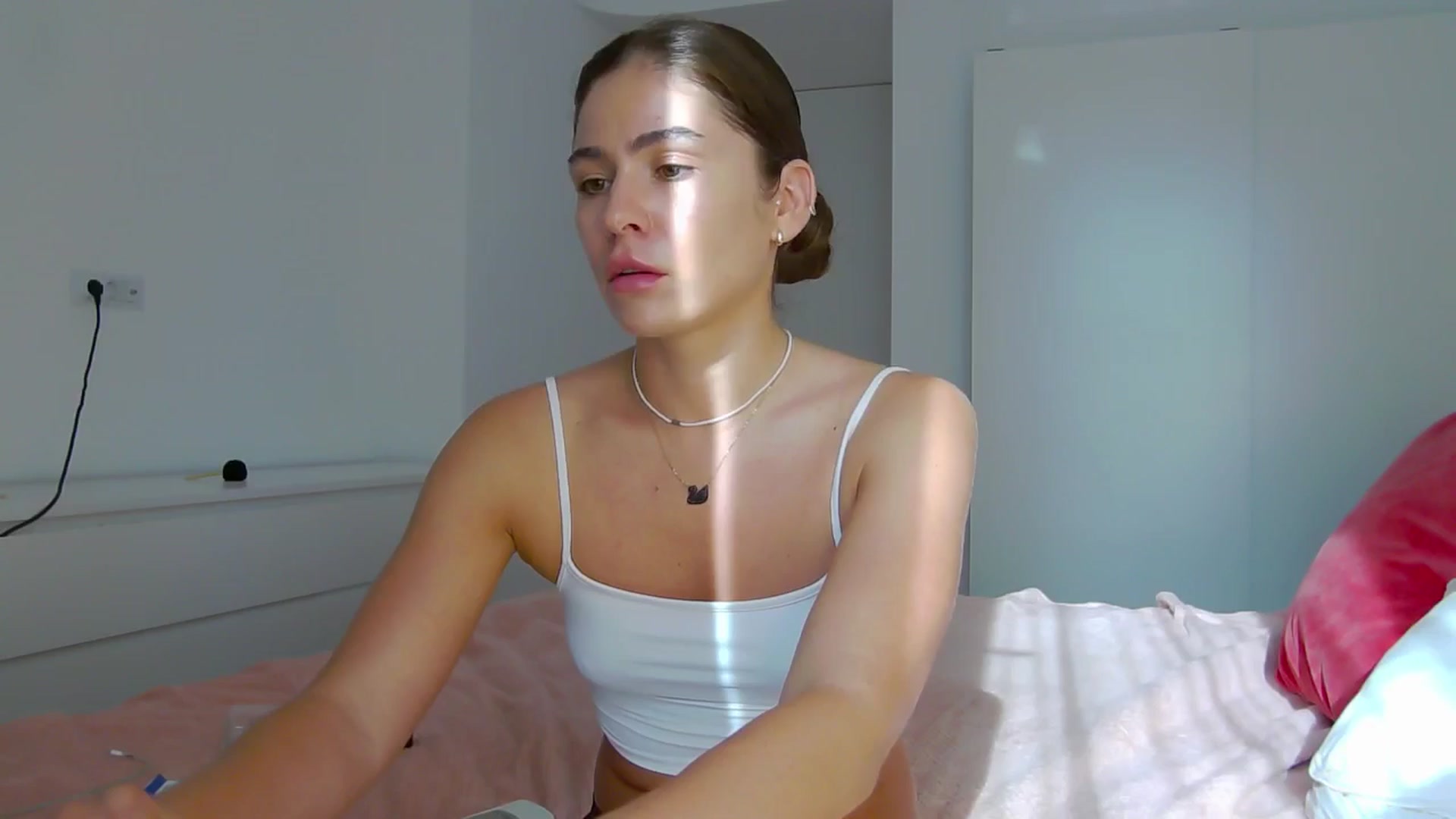 Gallery image thumbnail from NaiaaBee's myfreecams stream on, 08/15/2024, 15:38 image 1 of 20
