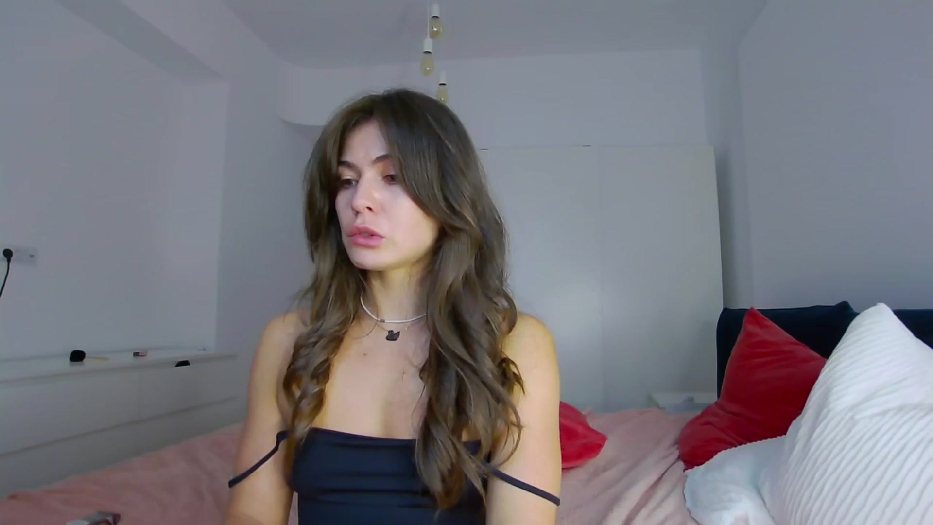 Gallery image thumbnail from NaiaaBee's myfreecams stream on, 08/21/2024, 06:57 image 9 of 20