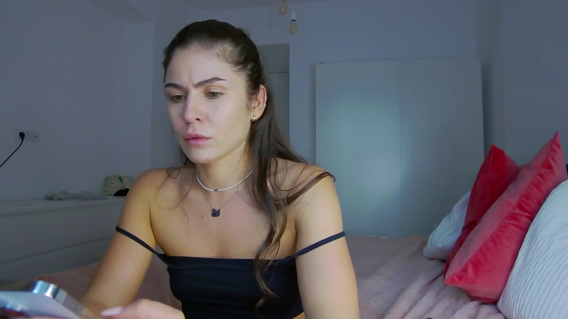 Gallery image thumbnail from NaiaaBee's myfreecams stream on, 08/26/2024, 17:25 image 4 of 20