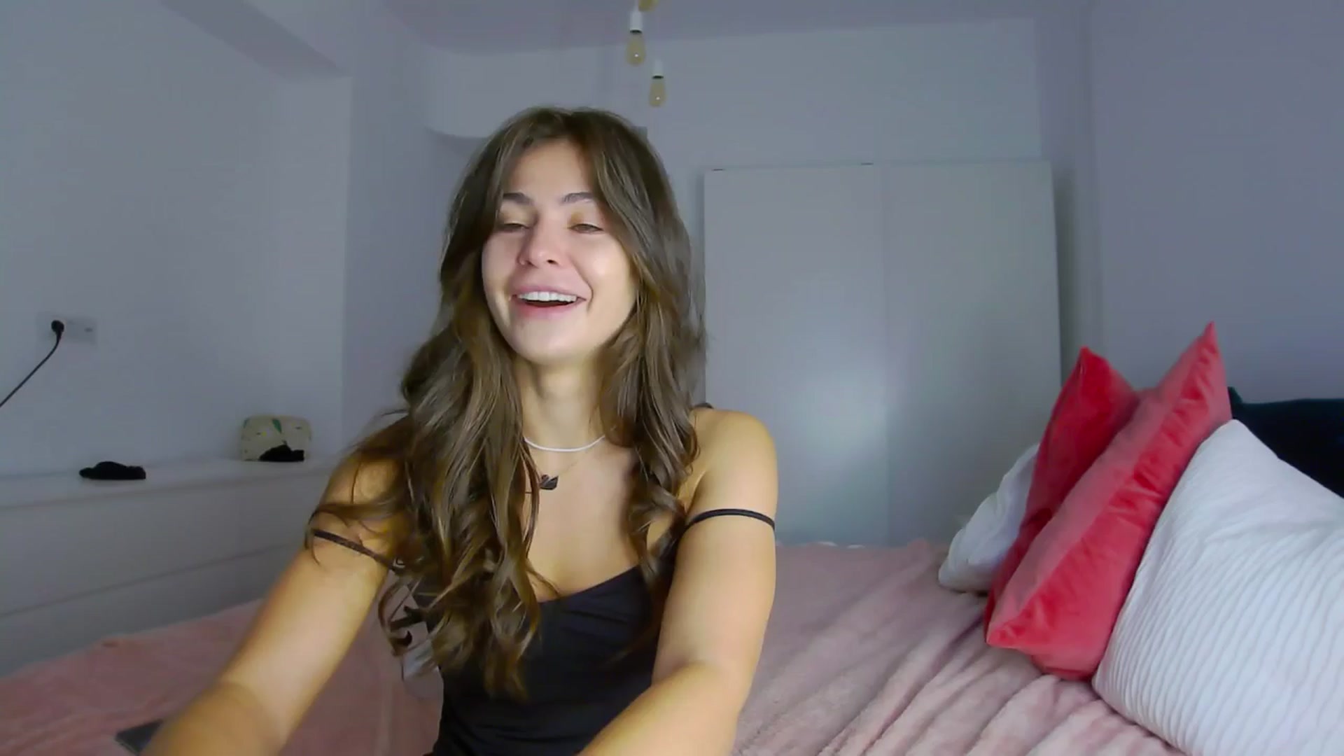 Gallery image thumbnail from NaiaaBee's myfreecams stream on, 08/28/2024, 07:14 image 5 of 20