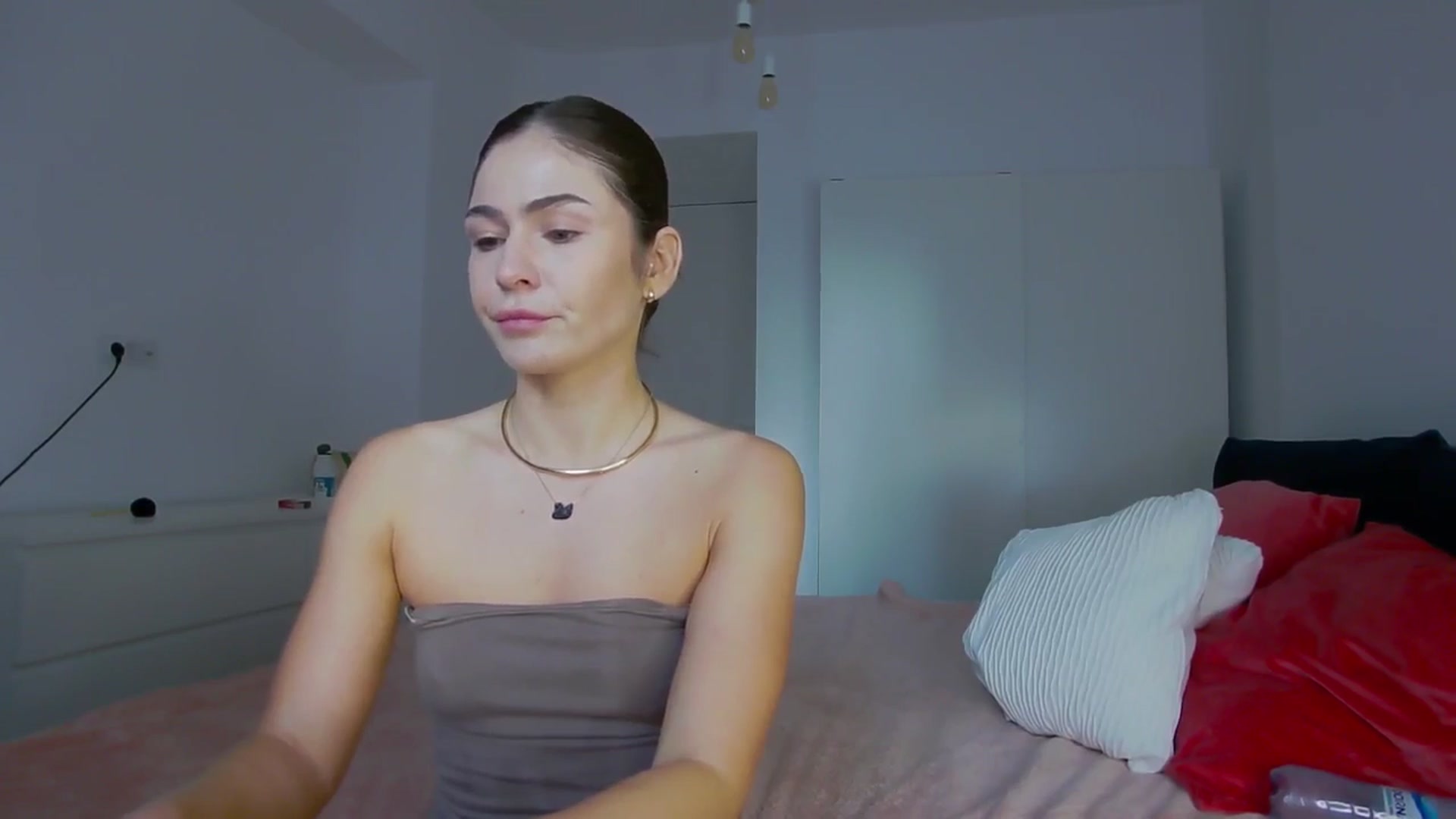 Gallery image thumbnail from NaiaaBee's myfreecams stream on, 09/09/2024, 15:15 image 7 of 20