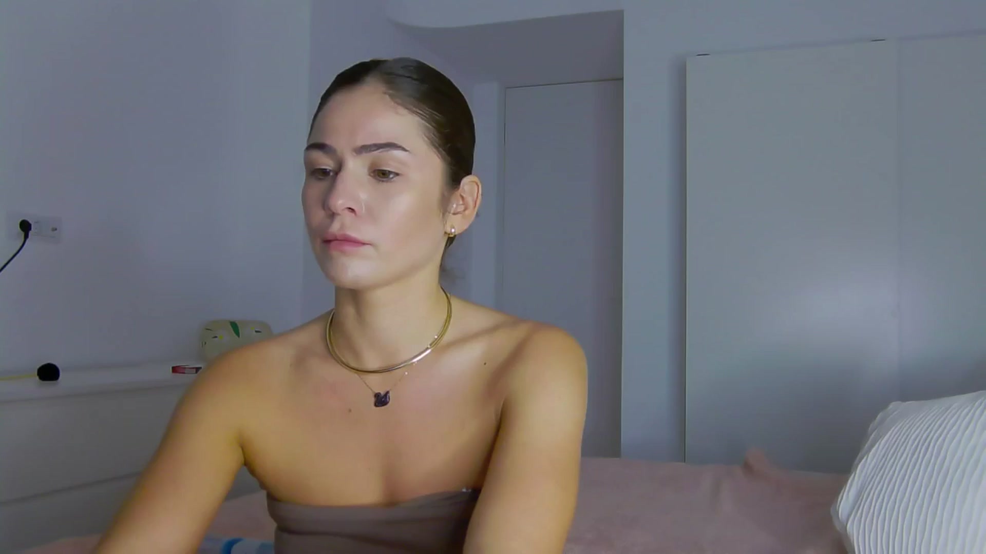 Gallery image thumbnail from NaiaaBee's myfreecams stream on, 09/09/2024, 16:59 image 13 of 20