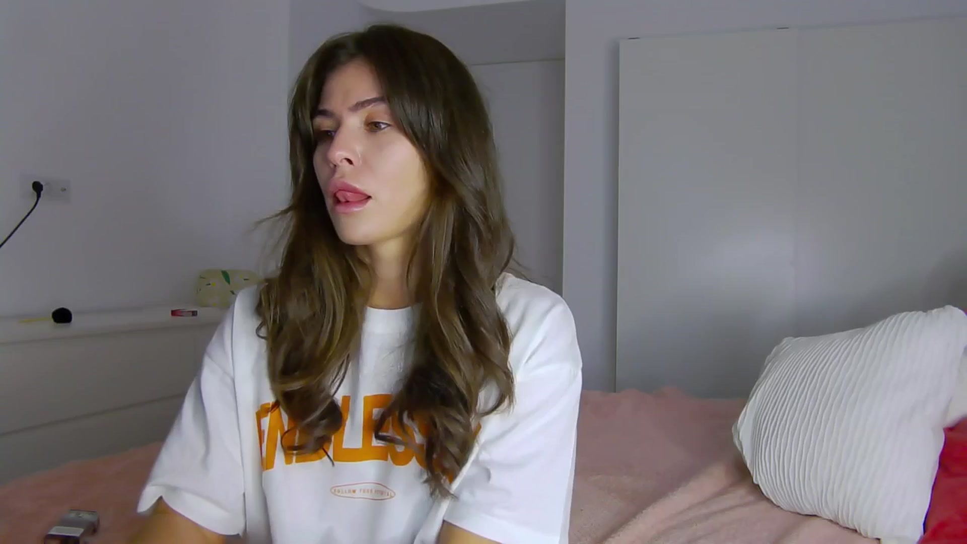 Gallery image thumbnail from NaiaaBee's myfreecams stream on, 09/11/2024, 06:00 image 8 of 20