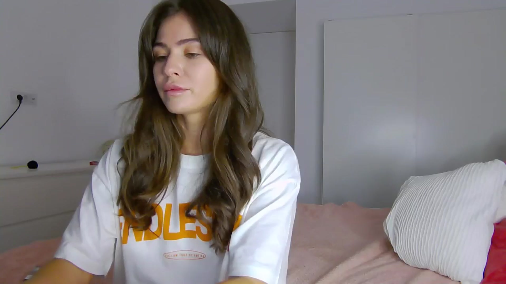 Gallery image thumbnail from NaiaaBee's myfreecams stream on, 09/11/2024, 06:00 image 7 of 20