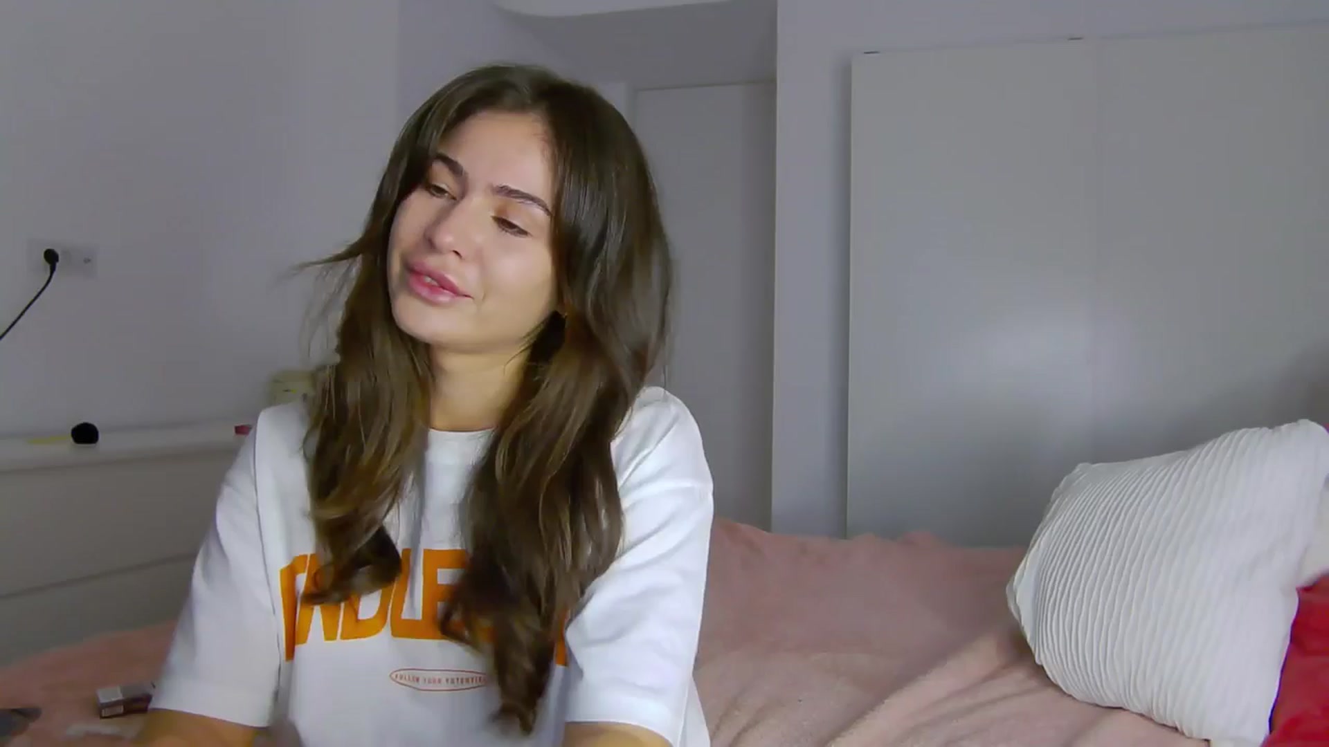 Gallery image thumbnail from NaiaaBee's myfreecams stream on, 09/11/2024, 06:00 image 9 of 20
