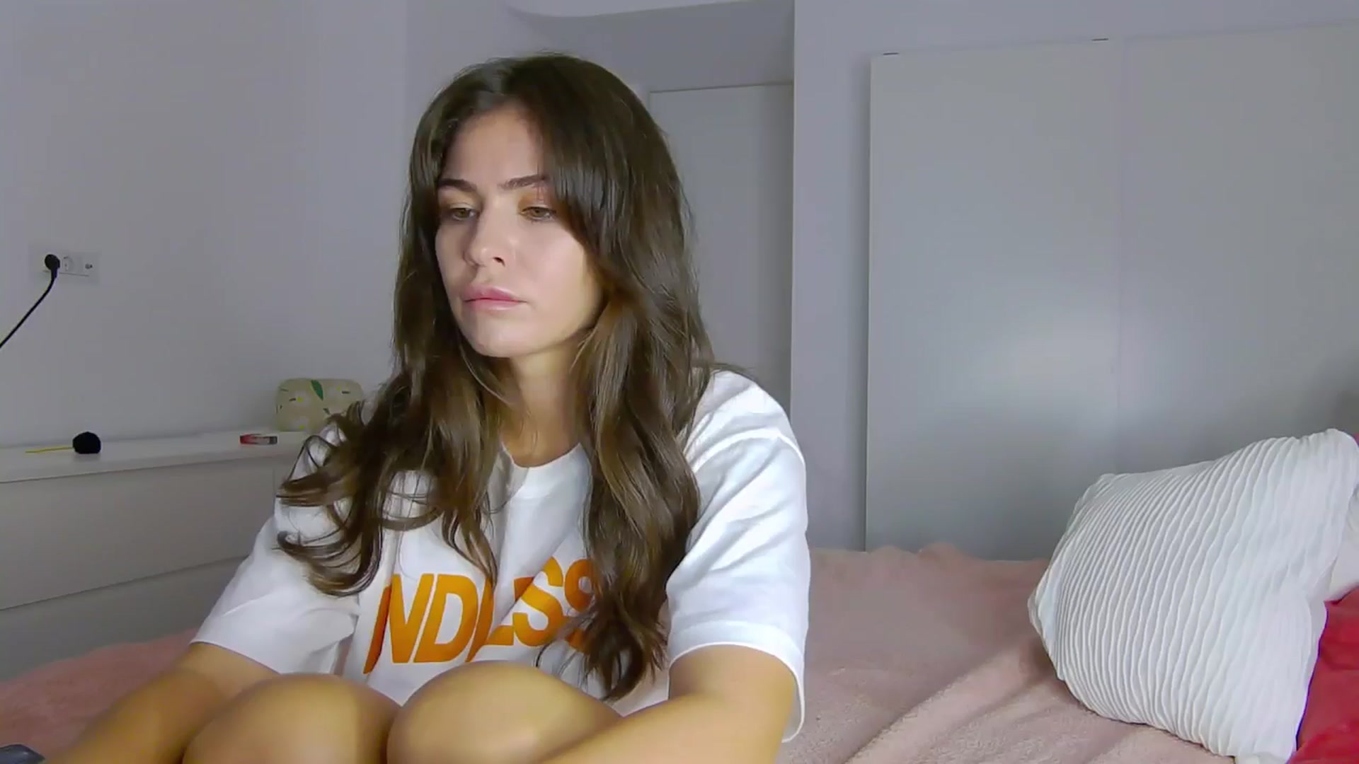 Gallery image thumbnail from NaiaaBee's myfreecams stream on, 09/11/2024, 06:00 image 15 of 20