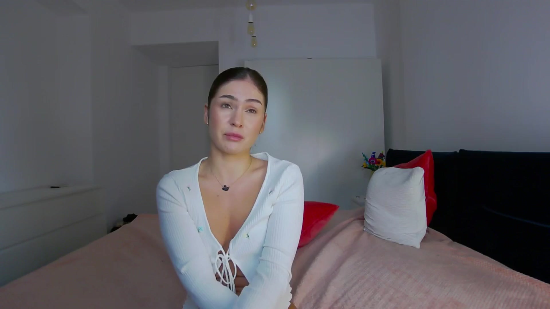 Gallery image thumbnail from NaiaaBee's myfreecams stream on, 10/03/2024, 15:12 image 3 of 20