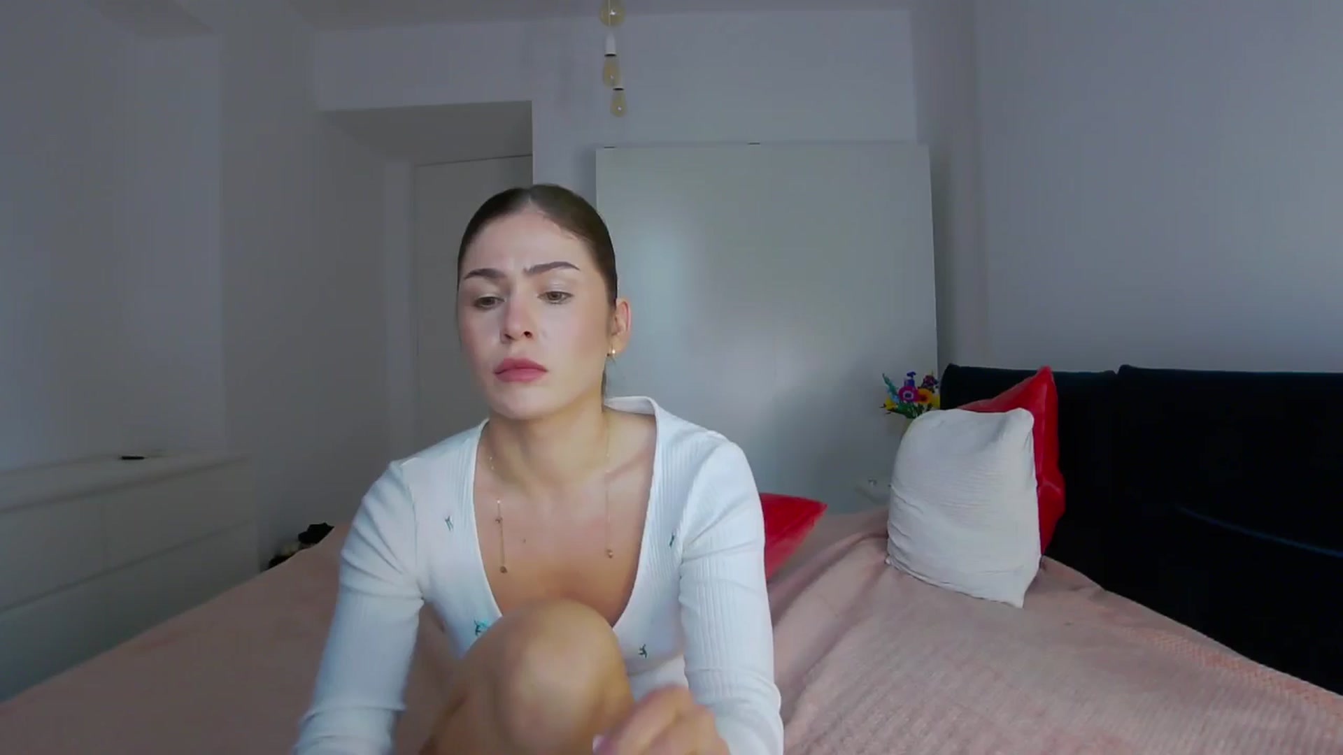 Gallery image thumbnail from NaiaaBee's myfreecams stream on, 10/03/2024, 15:12 image 9 of 20