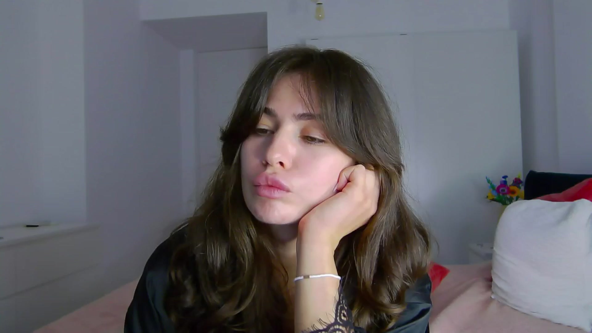 Gallery image thumbnail from NaiaaBee's myfreecams stream on, 10/05/2024, 06:31 image 12 of 20