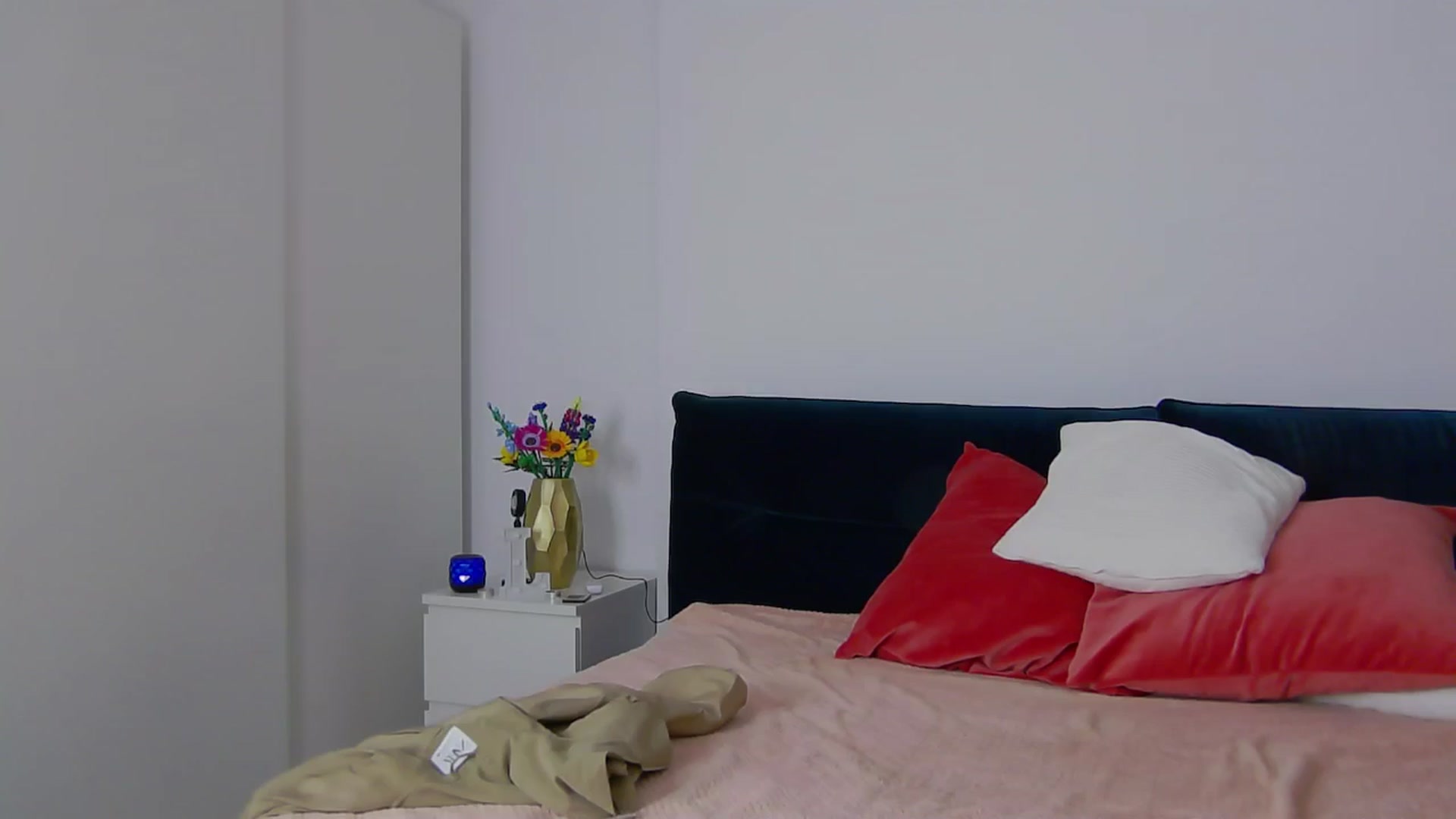 Gallery image thumbnail from NaiaaBee's myfreecams stream on, 10/14/2024, 17:39 image 8 of 20