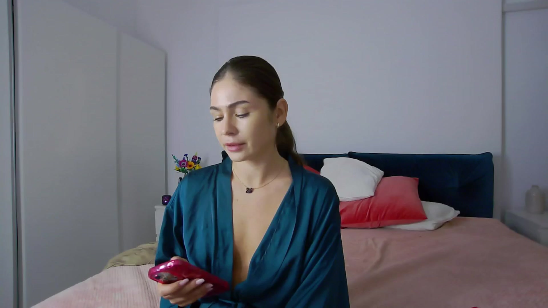 Gallery image thumbnail from NaiaaBee's myfreecams stream on, 10/14/2024, 17:39 image 6 of 20