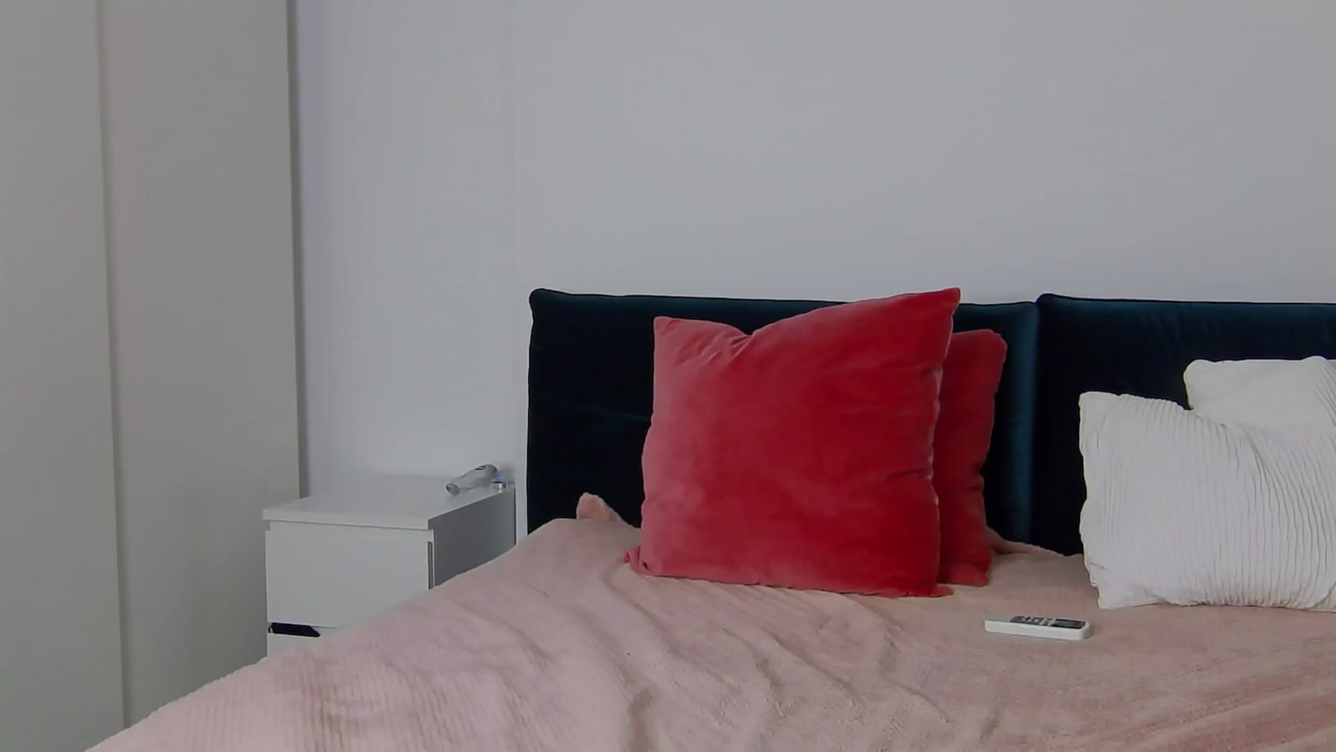 Gallery image thumbnail from NaiaaBee's myfreecams stream on, 10/24/2024, 15:23 image 18 of 20