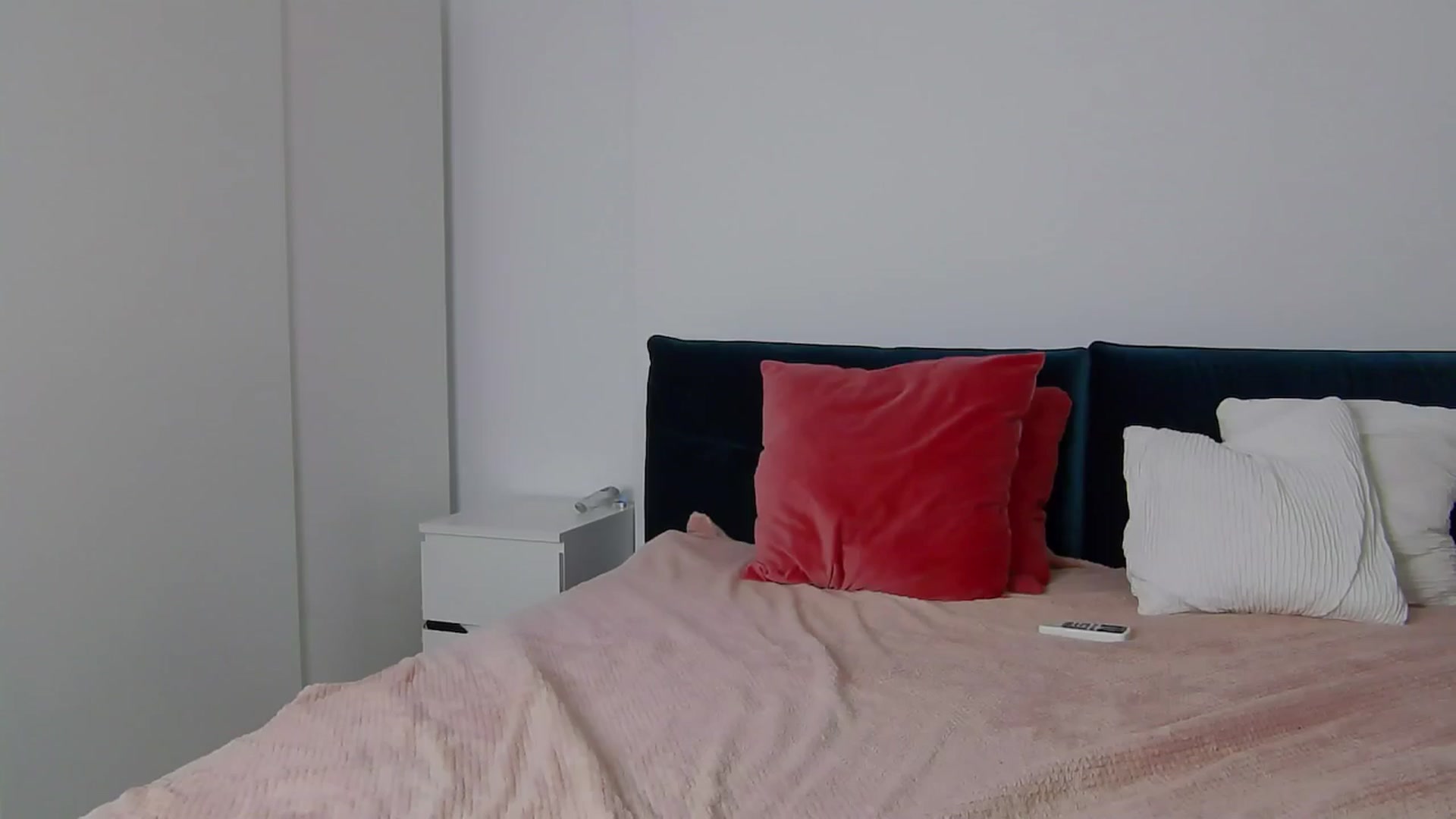 Gallery image thumbnail from NaiaaBee's myfreecams stream on, 10/24/2024, 16:25 image 9 of 20