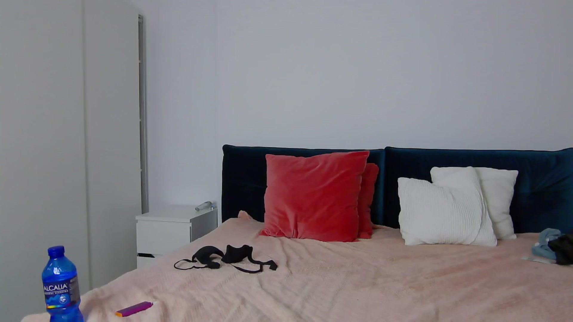 Gallery image thumbnail from NaiaaBee's myfreecams stream on, 10/28/2024, 16:50 image 12 of 20