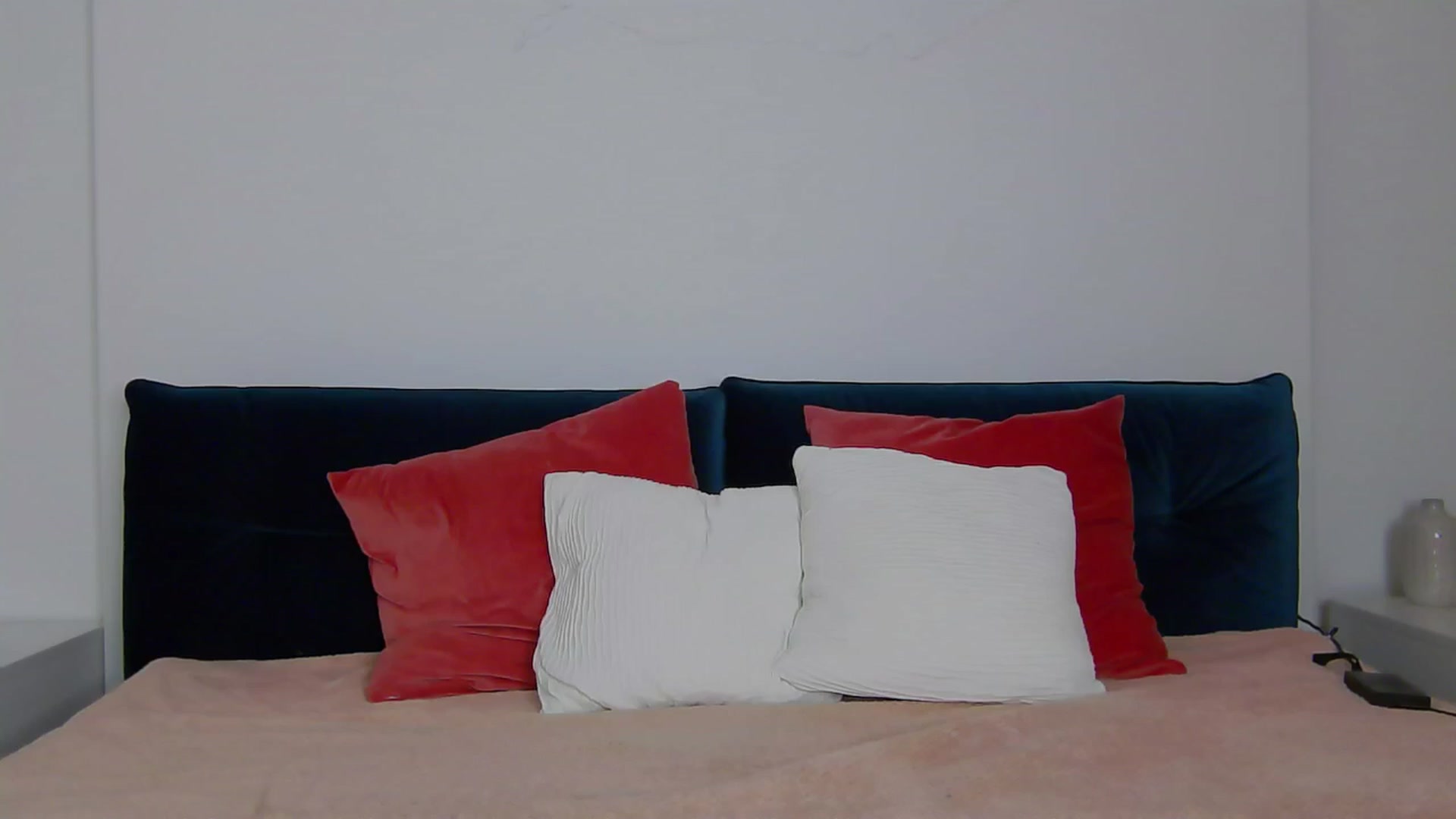 Gallery image thumbnail from NaiaaBee's myfreecams stream on, 11/14/2024, 15:29 image 1 of 20