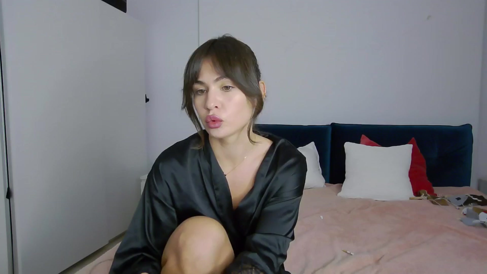 Gallery image thumbnail from NaiaaBee's myfreecams stream on, 11/21/2024, 16:38 image 3 of 20