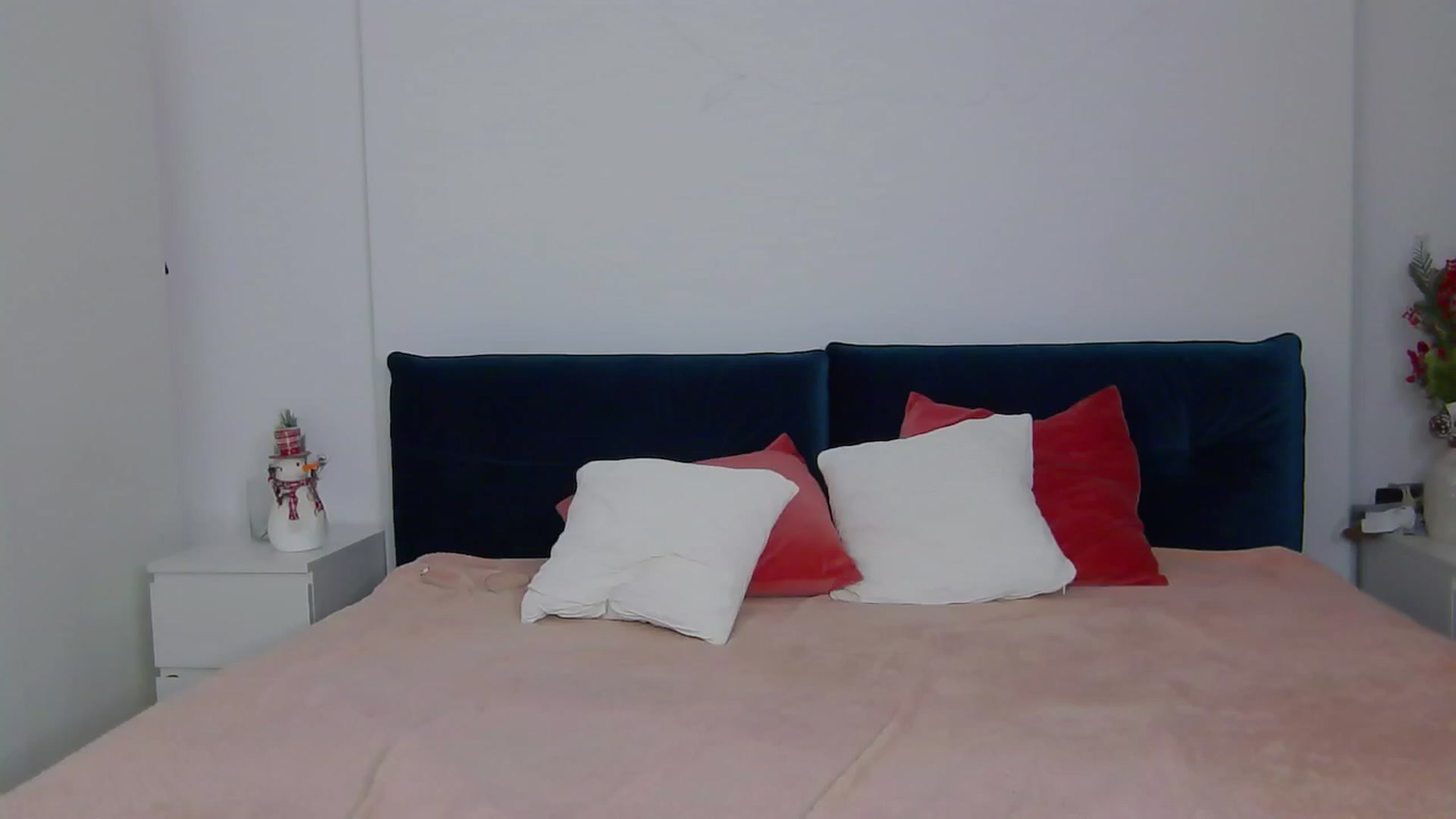 Gallery image thumbnail from NaiaaBee's myfreecams stream on, 12/06/2024, 17:28 image 2 of 20