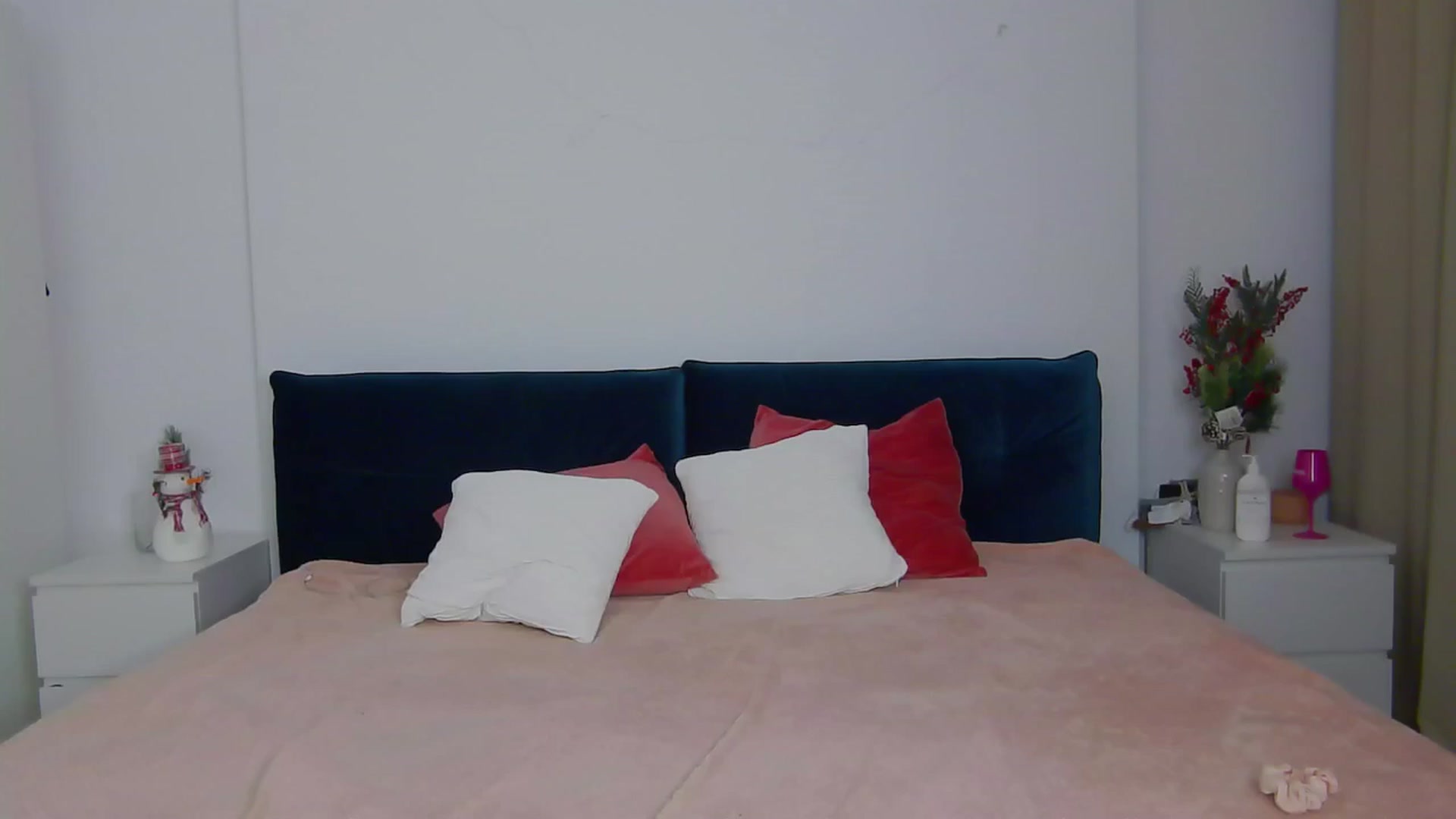 Gallery image thumbnail from NaiaaBee's myfreecams stream on, 12/06/2024, 17:28 image 1 of 20