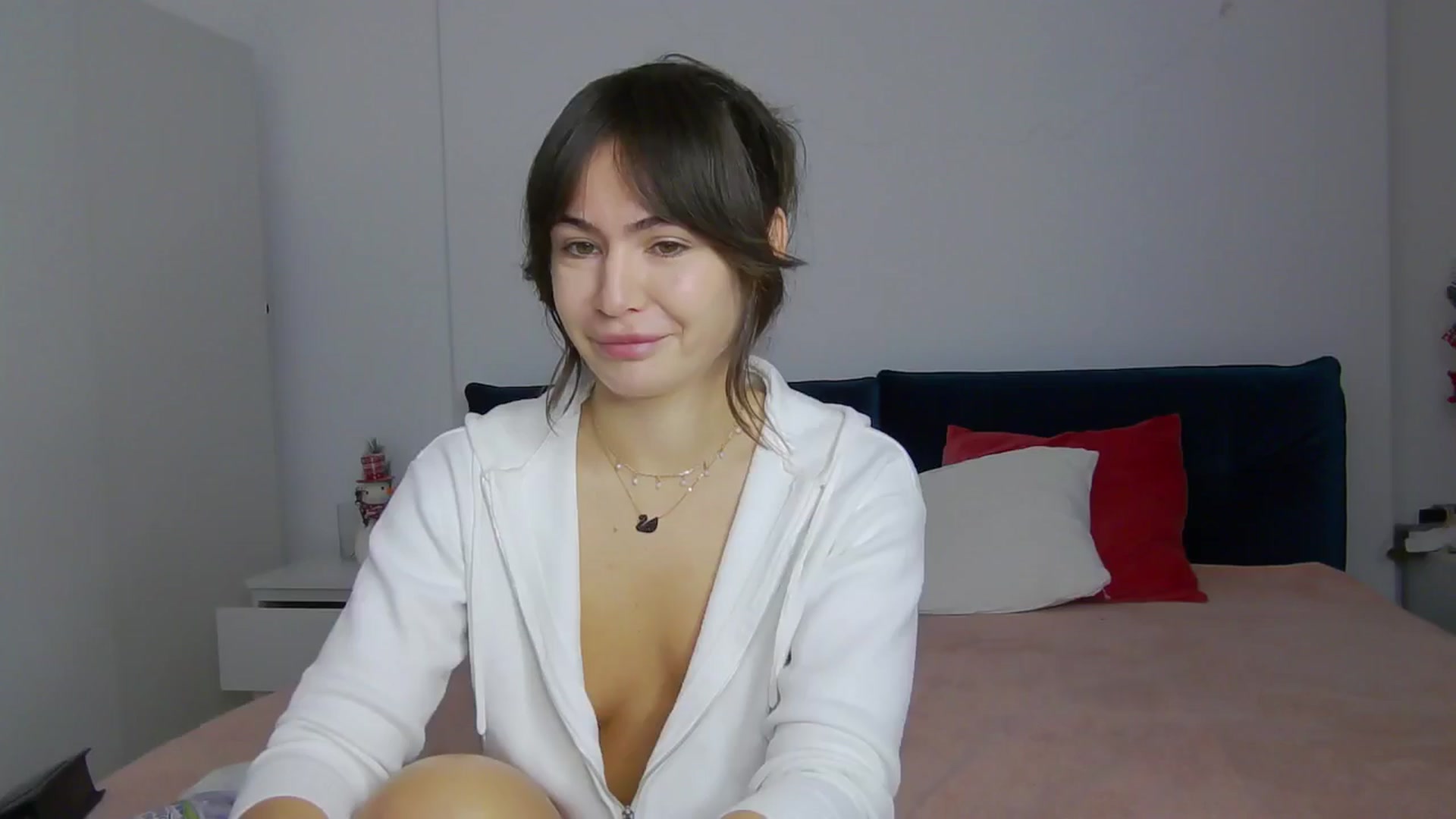 Gallery image thumbnail from NaiaaBee's myfreecams stream on, 12/08/2024, 08:15 image 1 of 20
