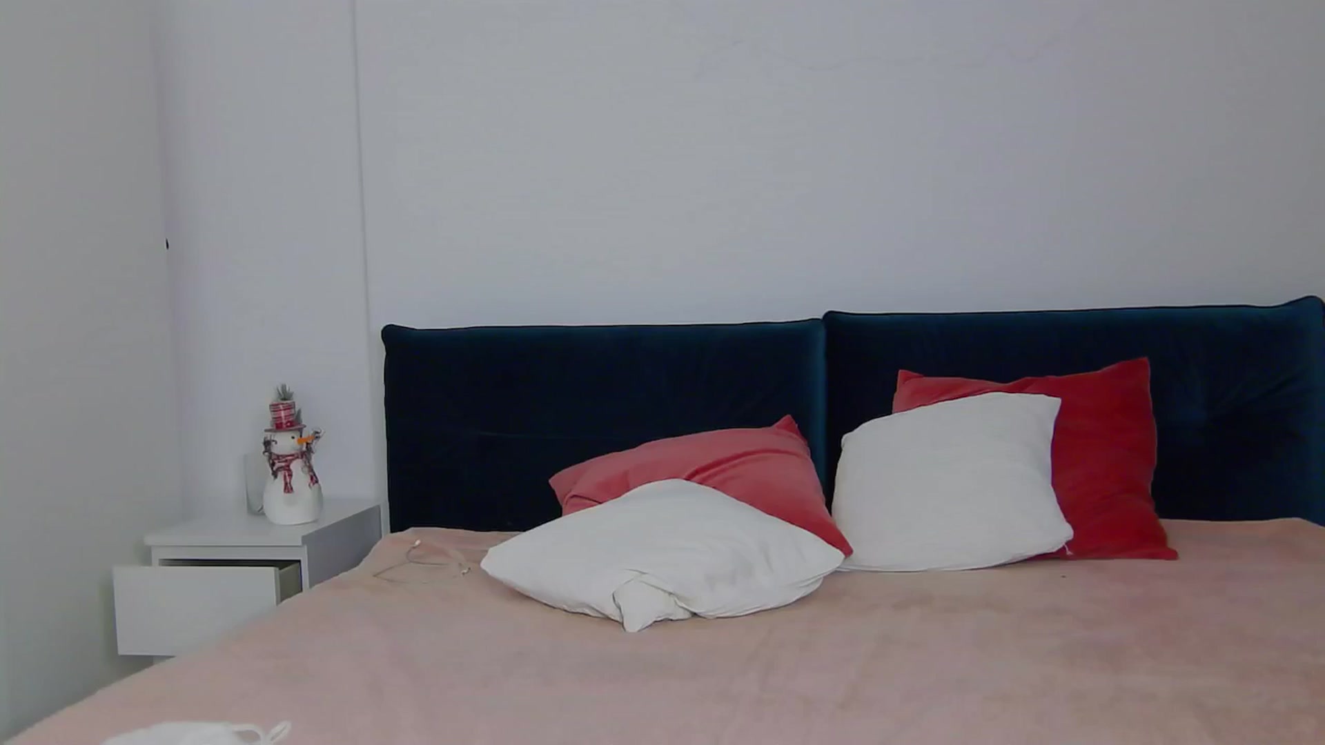 Gallery image thumbnail from NaiaaBee's myfreecams stream on, 12/08/2024, 08:15 image 3 of 20