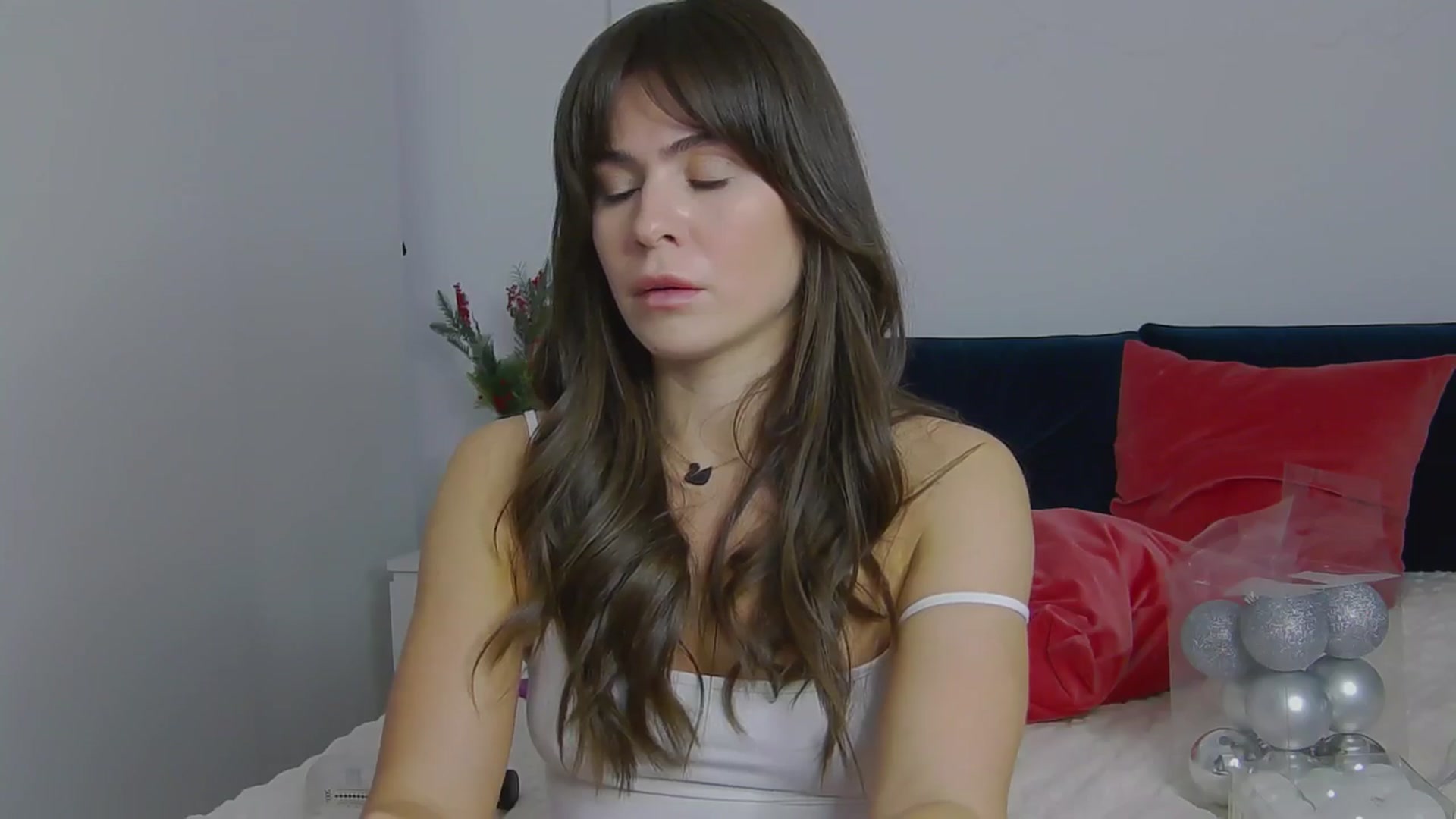 Gallery image thumbnail from NaiaaBee's myfreecams stream on, 12/16/2024, 18:34 image 12 of 20
