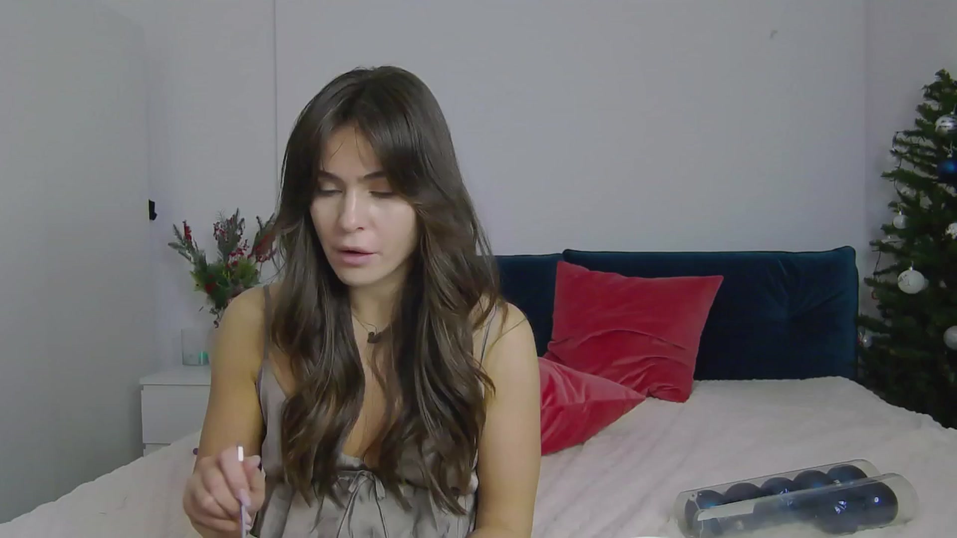 Gallery image thumbnail from NaiaaBee's myfreecams stream on, 12/17/2024, 14:06 image 7 of 20
