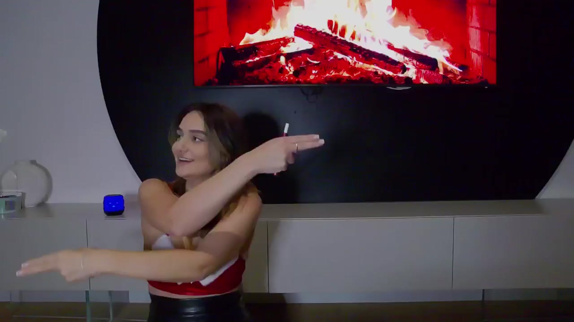 Gallery image thumbnail from NaiaaBee's myfreecams stream on, 12/21/2024, 18:25 image 11 of 20