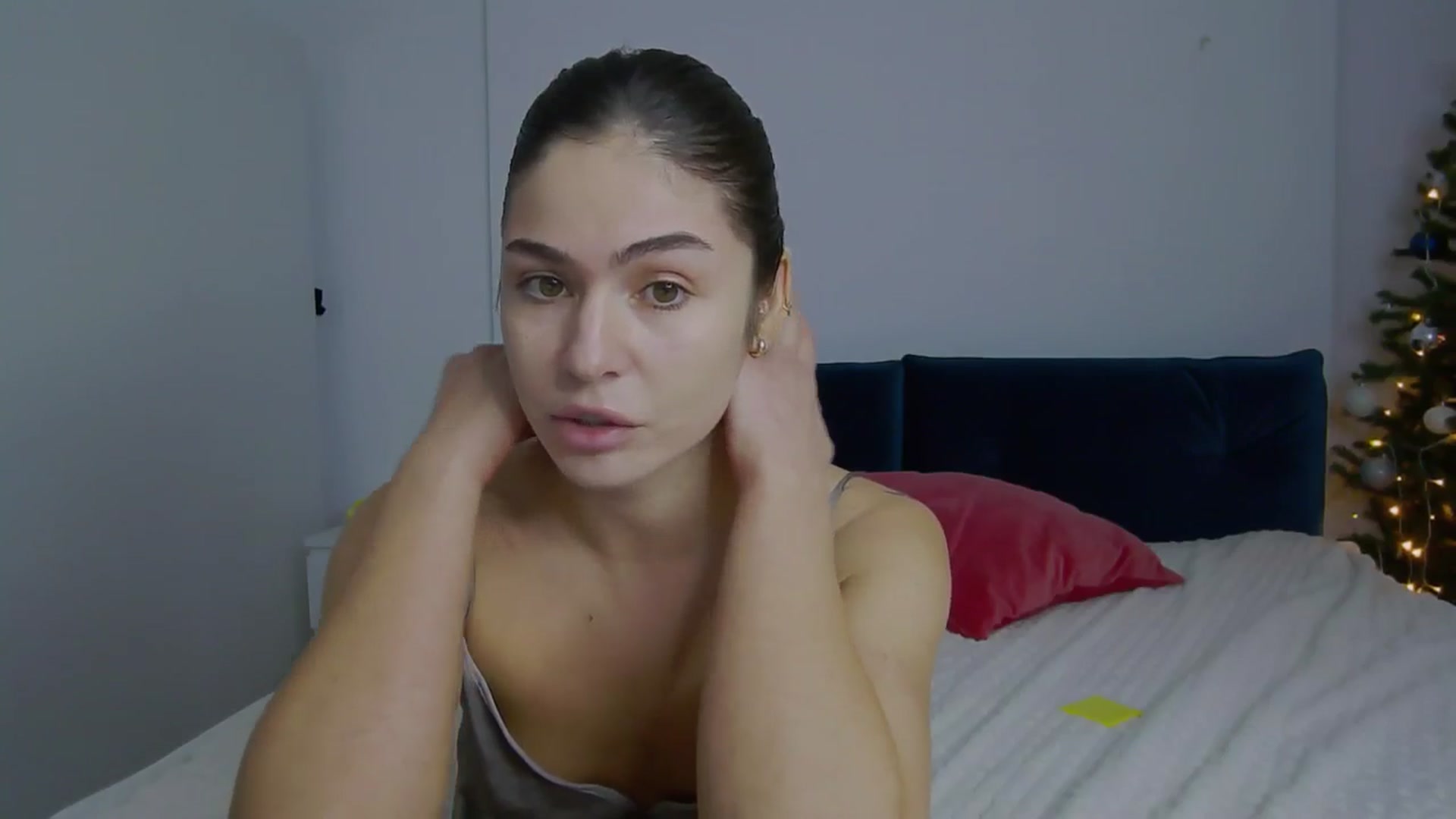 Gallery image thumbnail from NaiaaBee's myfreecams stream on, 12/23/2024, 17:36 image 8 of 20