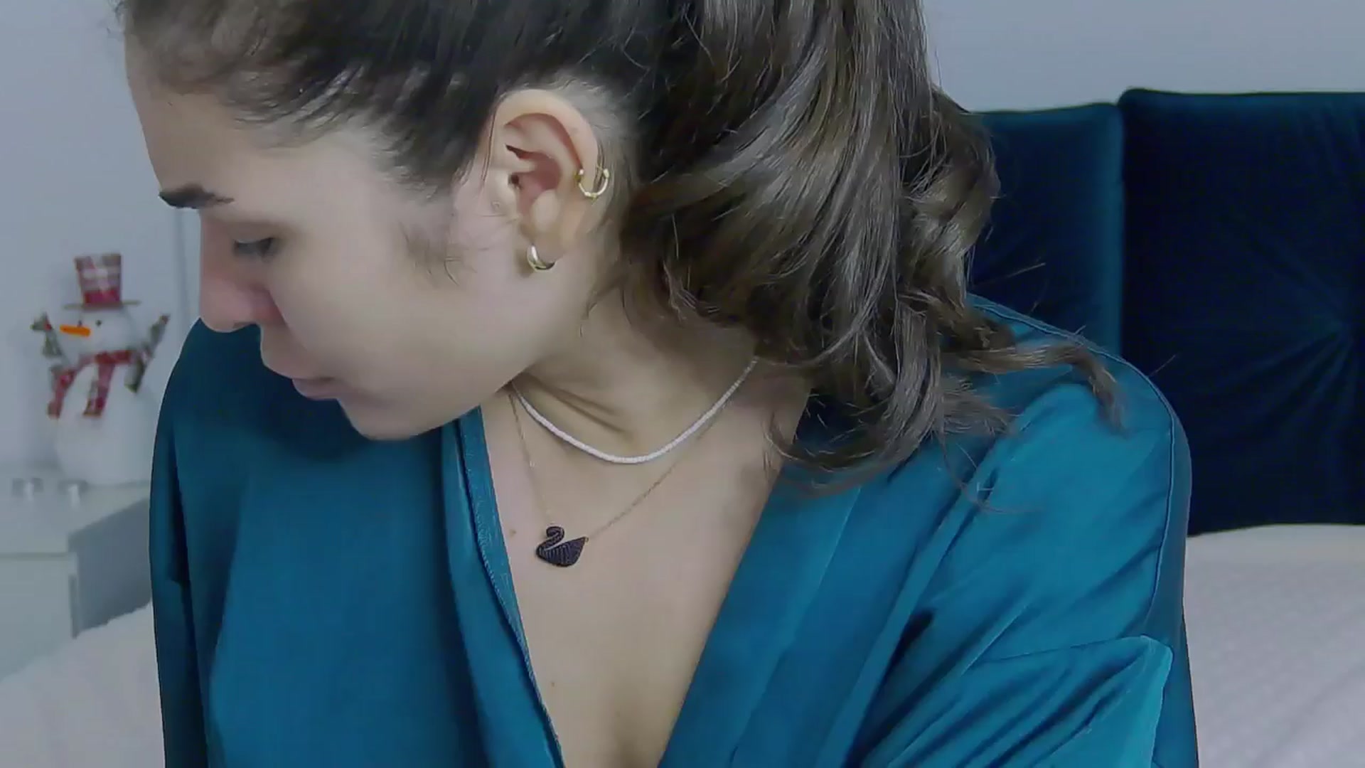 Gallery image thumbnail from NaiaaBee's myfreecams stream on, 12/28/2024, 07:28 image 11 of 20