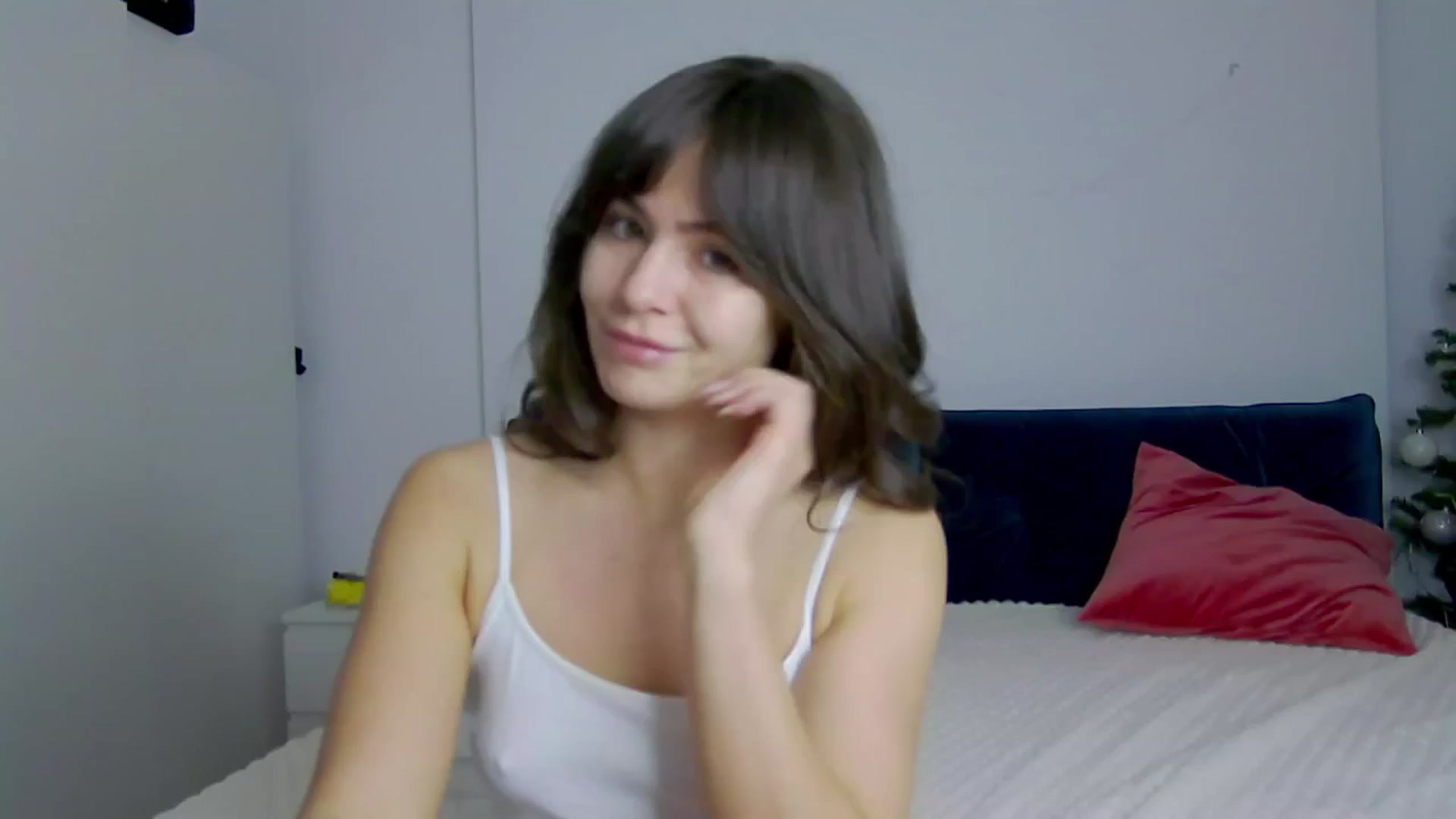 Gallery image thumbnail from NaiaaBee's myfreecams stream on, 12/31/2024, 07:01 image 8 of 20