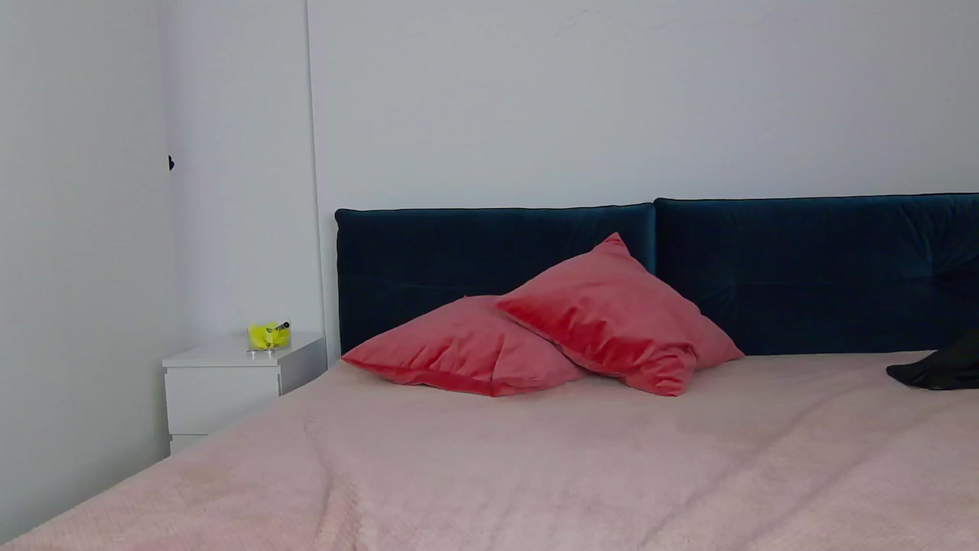 Gallery image thumbnail from NaiaaBee's myfreecams stream on, 01/16/2025, 18:08 image 19 of 20