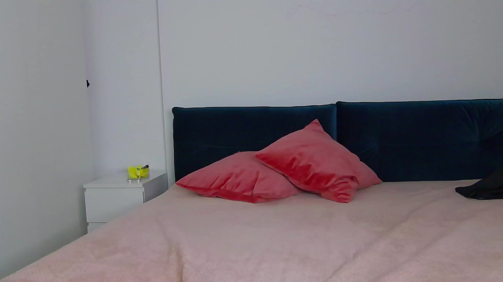 Gallery image thumbnail from NaiaaBee's myfreecams stream on, 01/16/2025, 18:08 image 13 of 20
