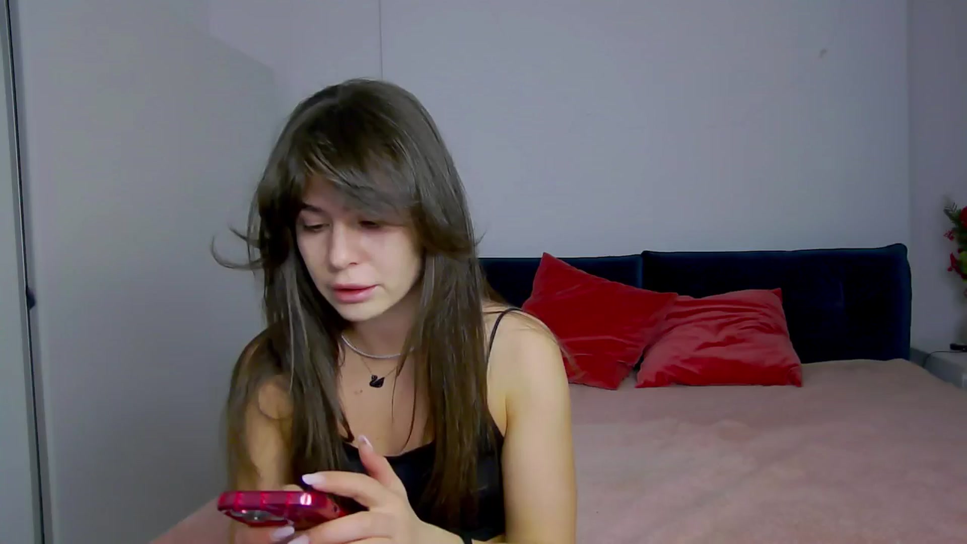 Gallery image thumbnail from NaiaaBee's myfreecams stream on, 02/03/2025, 17:17 image 4 of 20