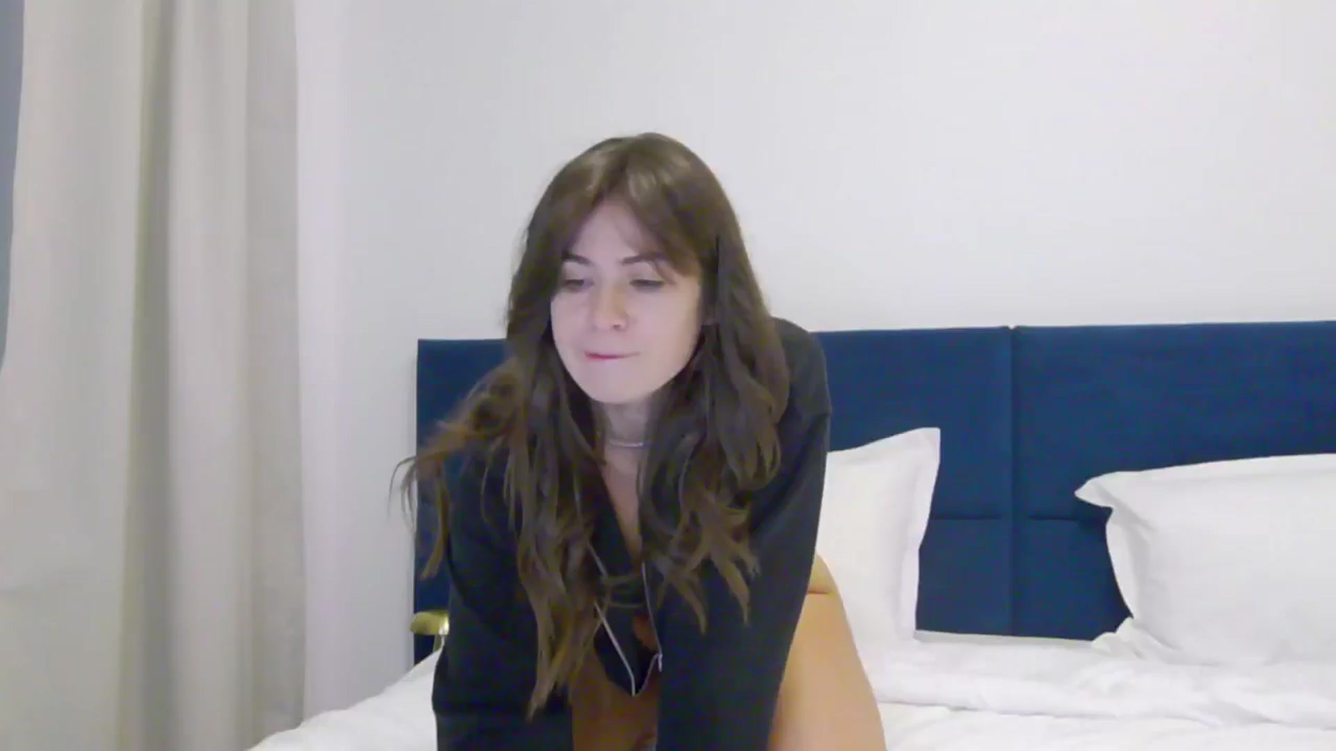 Gallery image thumbnail from NaiaaBee's myfreecams stream on, 02/06/2025, 18:09 image 17 of 20