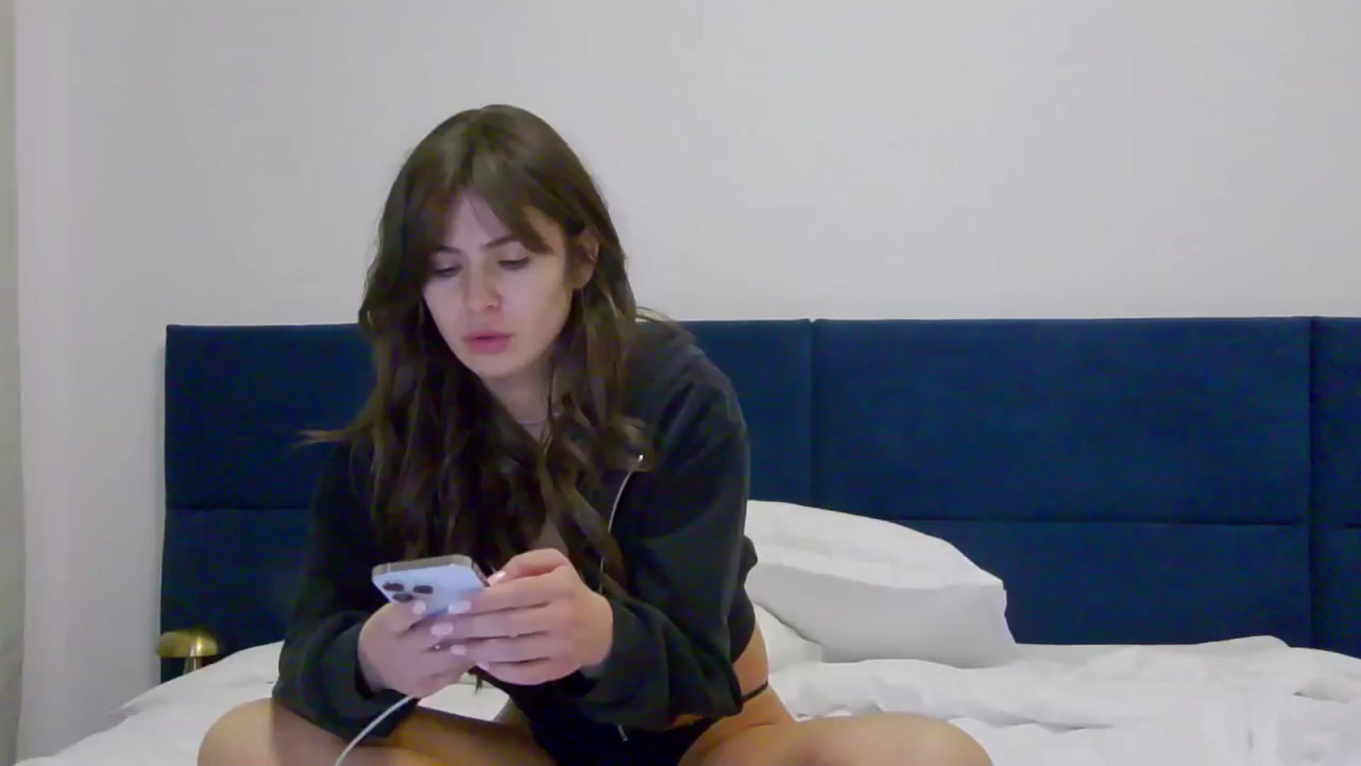 Gallery image thumbnail from NaiaaBee's myfreecams stream on, 02/06/2025, 21:05 image 5 of 20