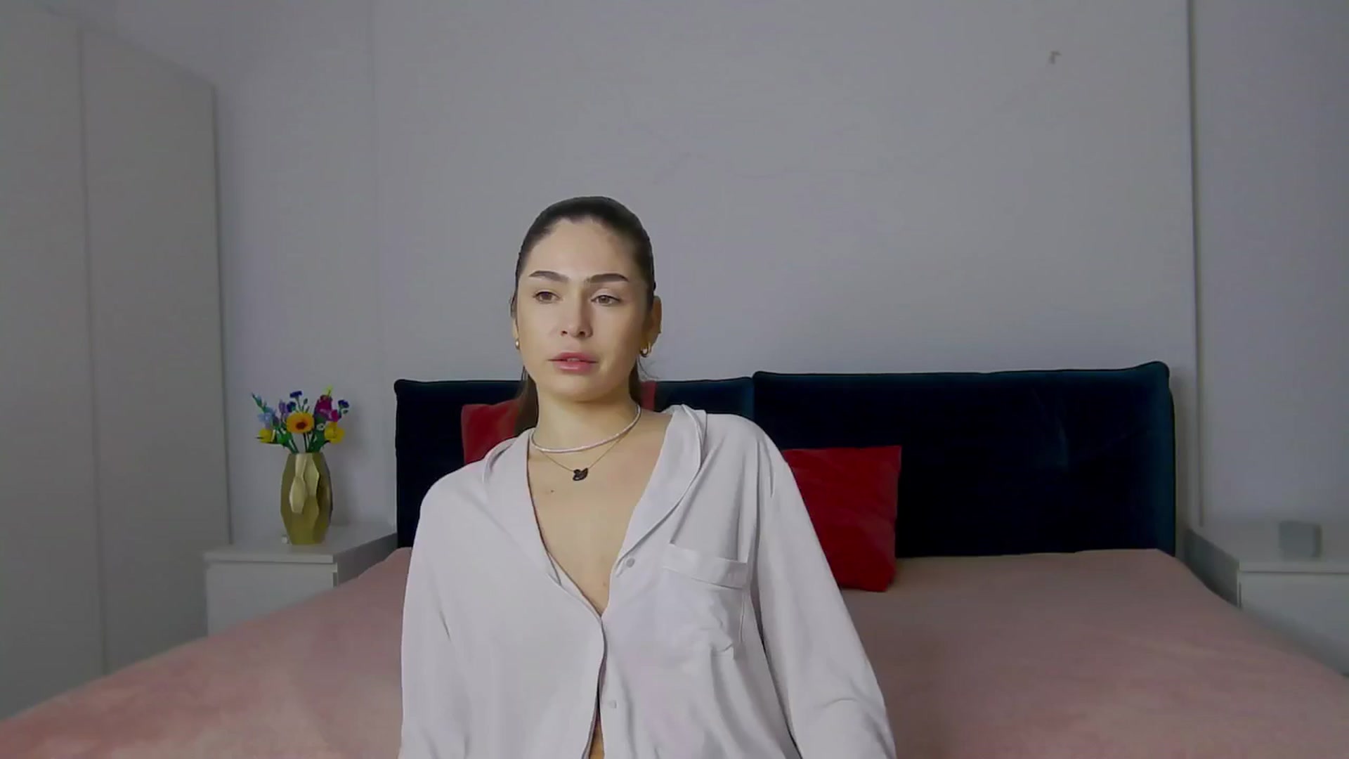 Gallery image thumbnail from NaiaaBee's myfreecams stream on, 02/14/2025, 21:08 image 1 of 20