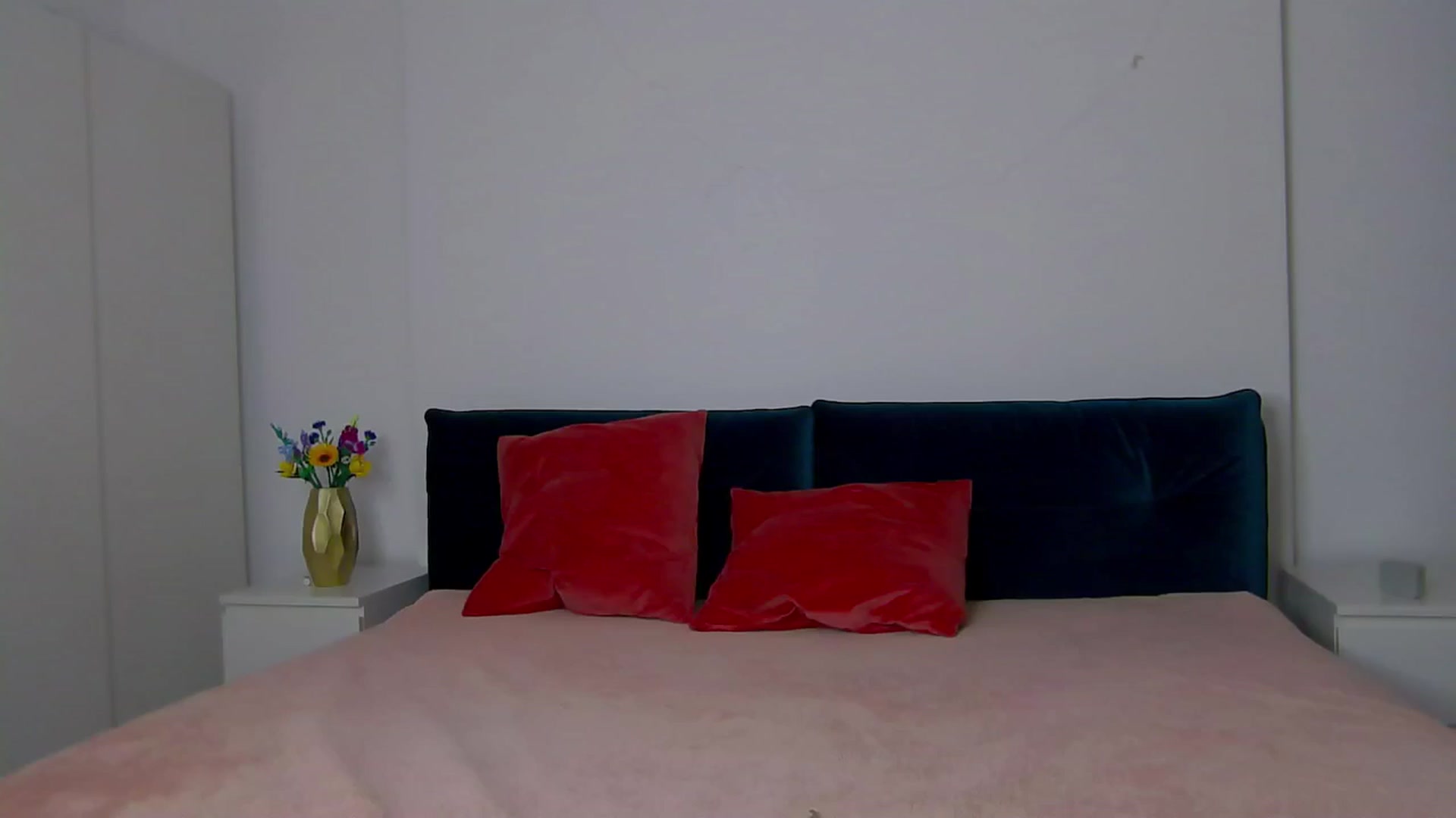 Gallery image thumbnail from NaiaaBee's myfreecams stream on, 02/14/2025, 21:08 image 16 of 20