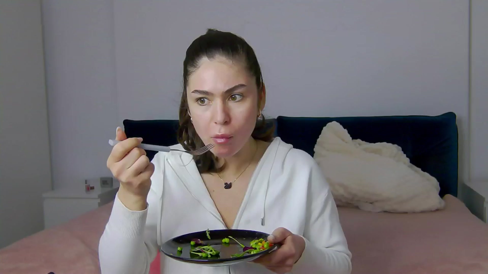 Gallery image thumbnail from NaiaaBee's myfreecams stream on, 02/25/2025, 14:31 image 3 of 20