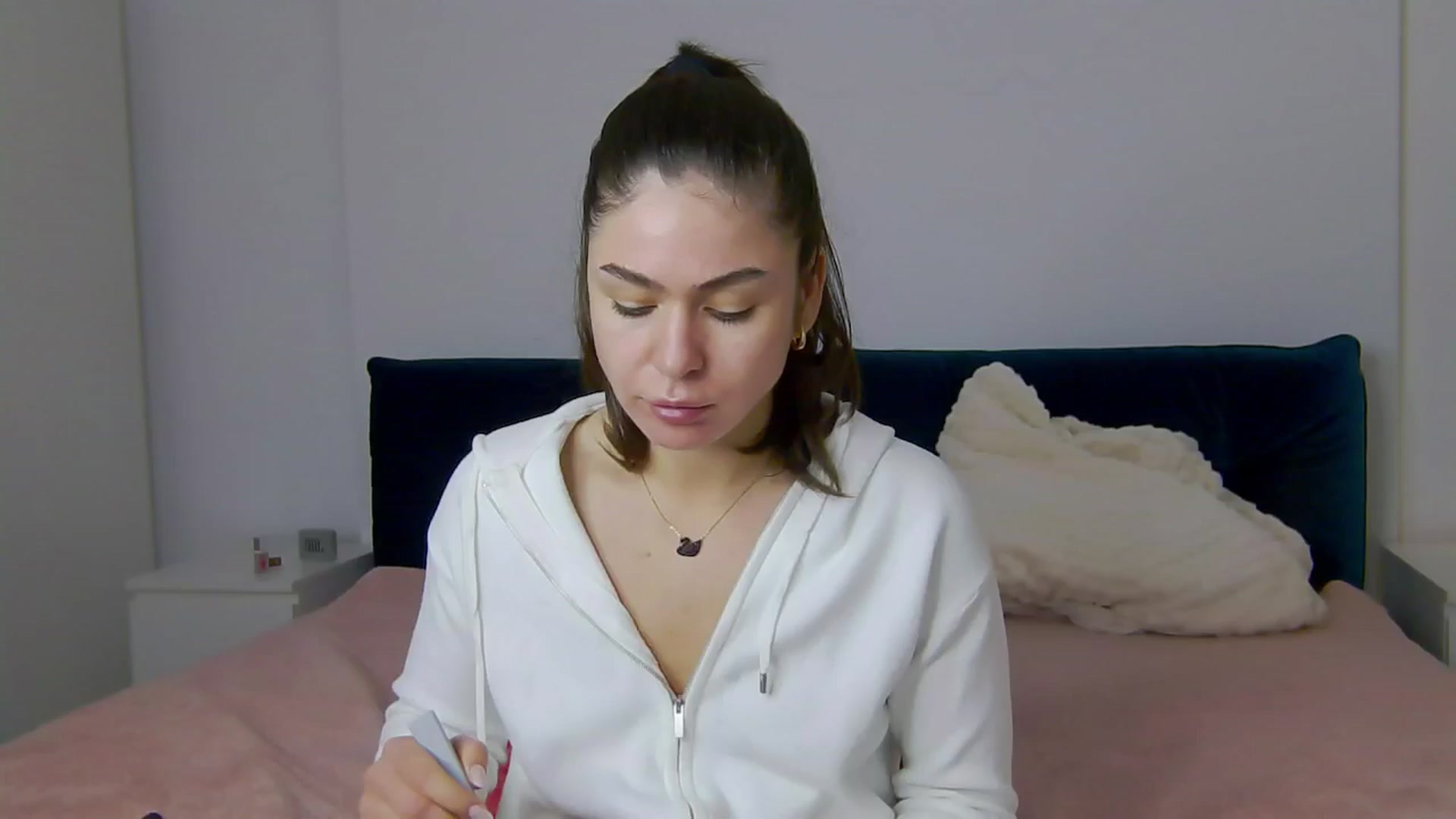 Gallery image thumbnail from NaiaaBee's myfreecams stream on, 02/25/2025, 14:31 image 1 of 20