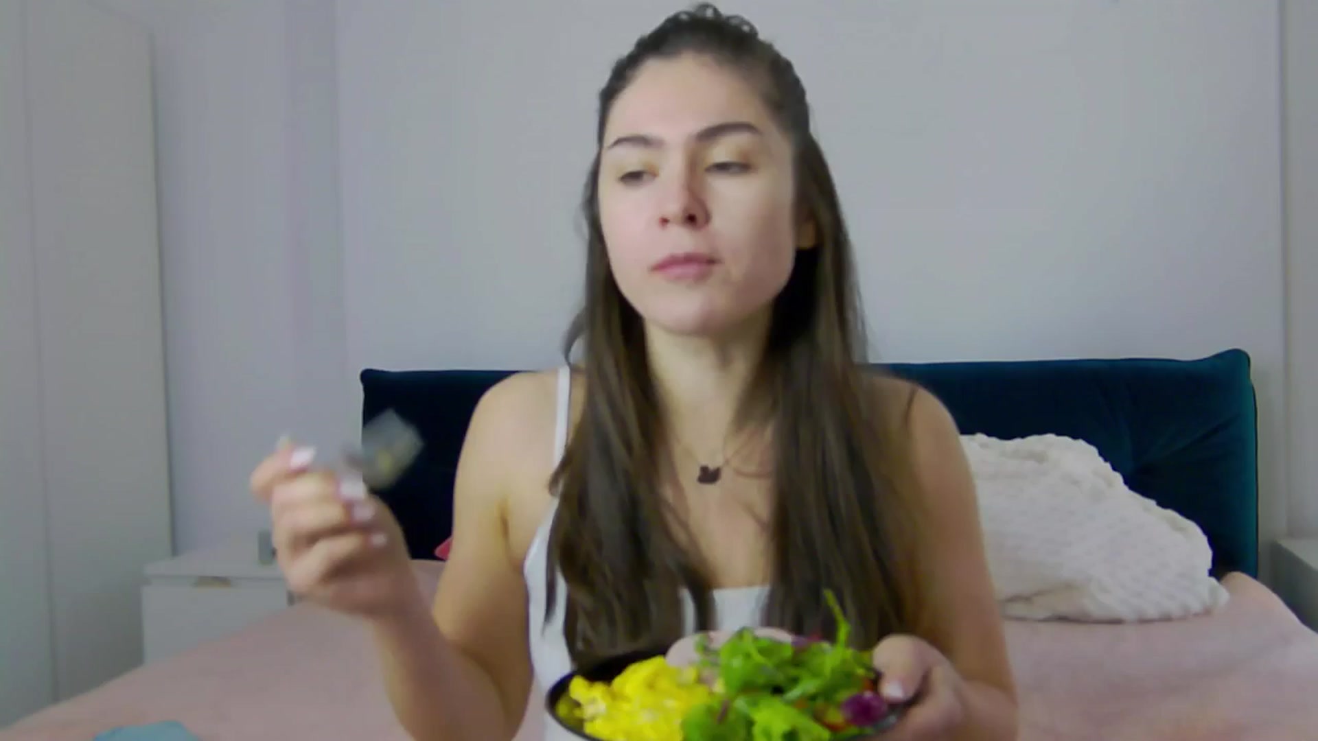 Gallery image thumbnail from NaiaaBee's myfreecams stream on, 02/26/2025, 08:33 image 9 of 20