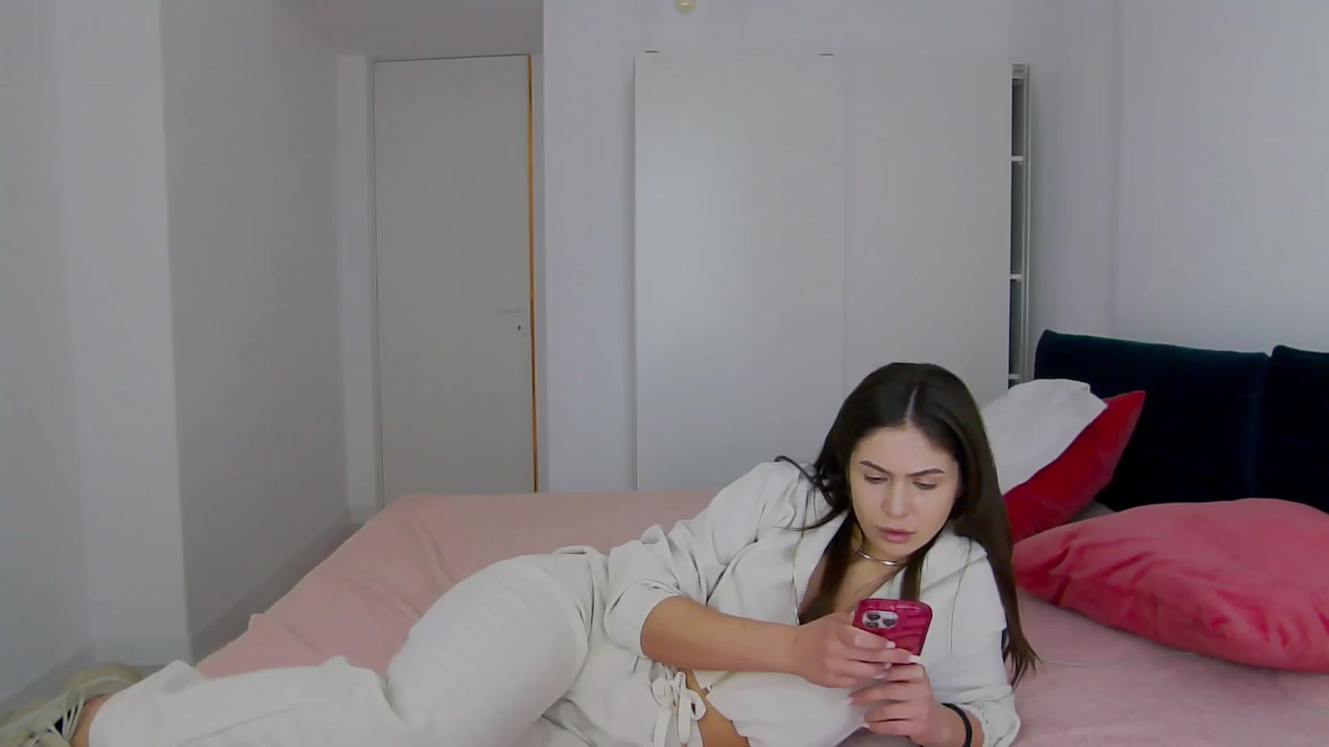 Gallery image thumbnail from NaiaaBee's myfreecams stream on, 03/21/2025, 12:06 image 10 of 20
