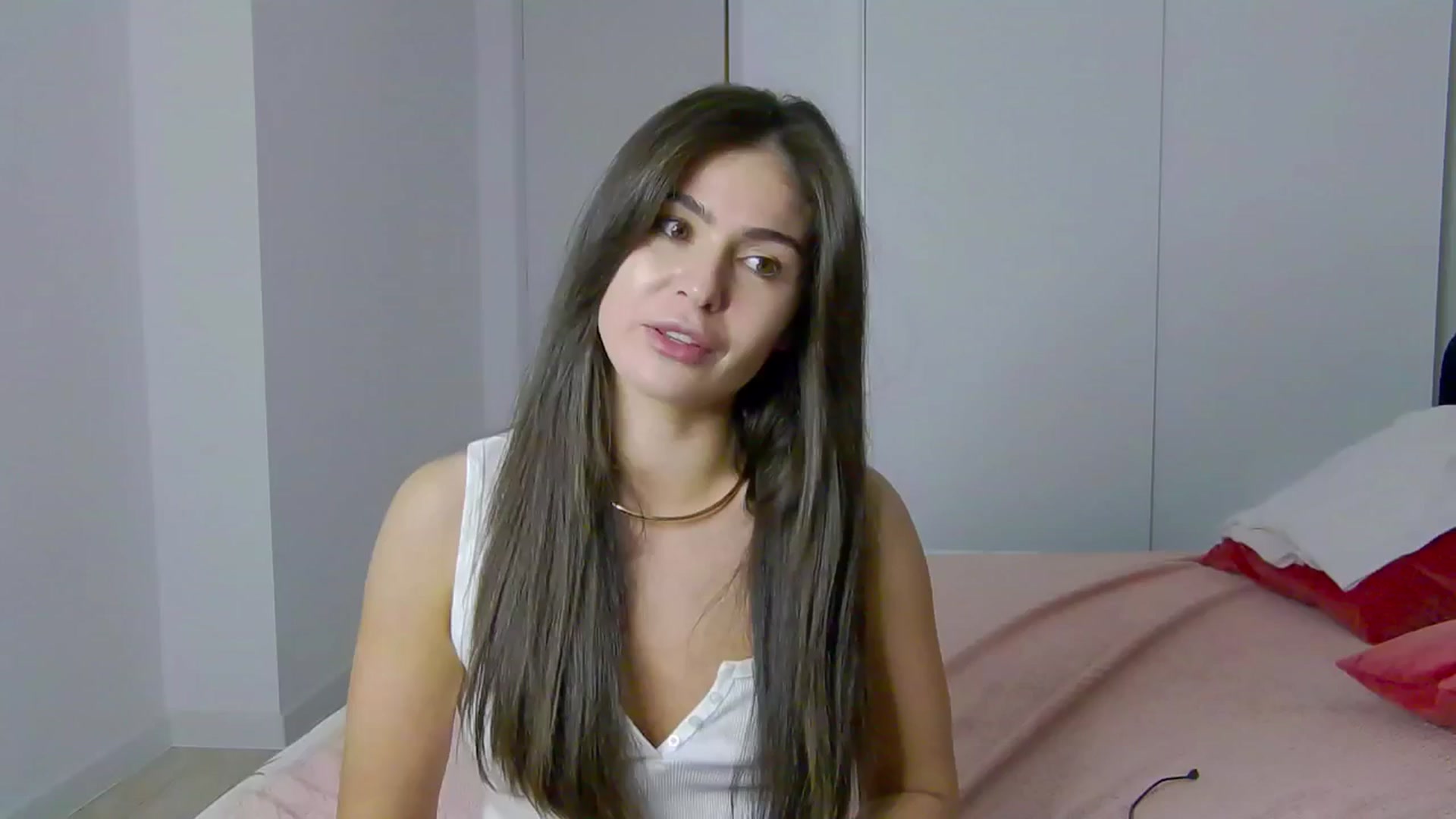 Gallery image thumbnail from NaiaaBee's myfreecams stream on, 03/22/2025, 20:03 image 17 of 20