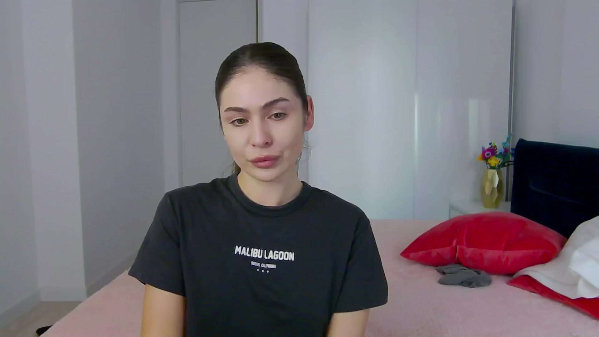 Gallery image thumbnail from NaiaaBee's myfreecams stream on, 03/27/2025, 17:20 image 1 of 20