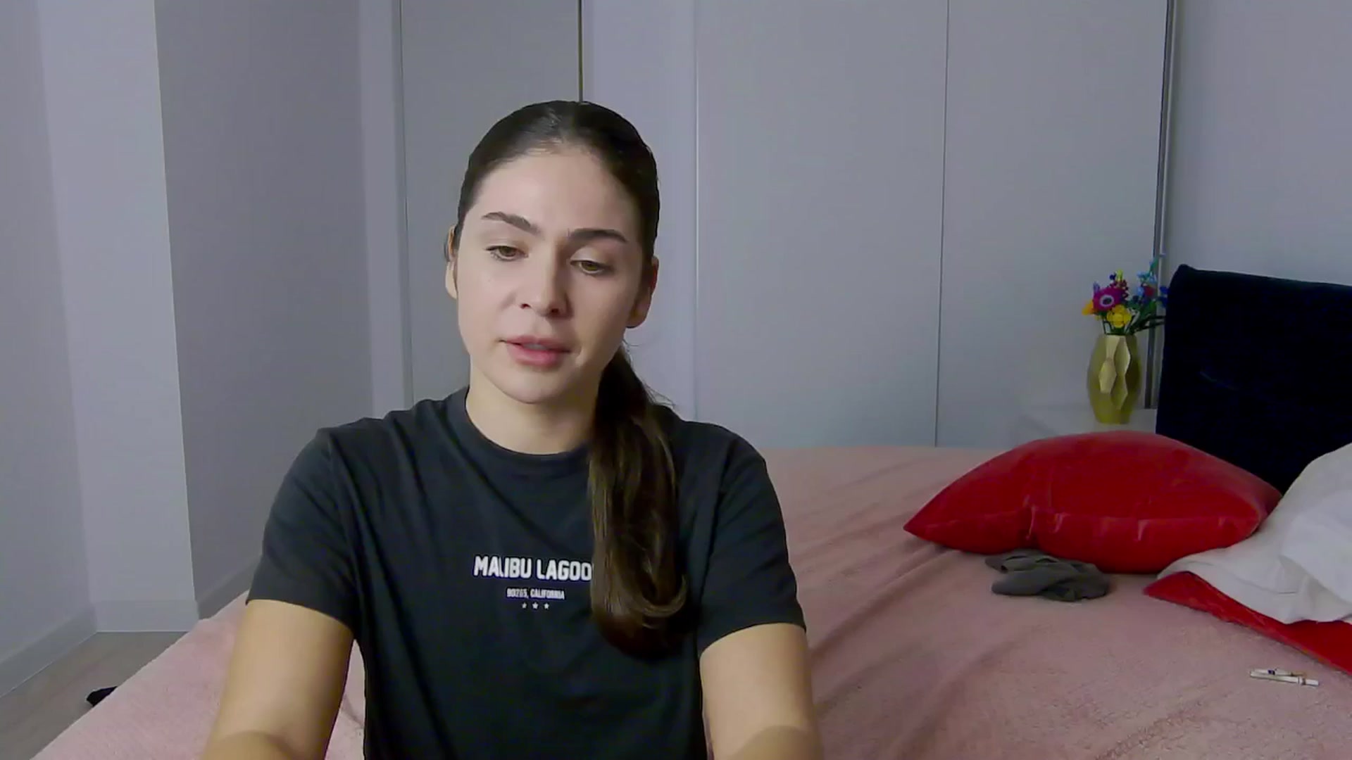 Gallery image thumbnail from NaiaaBee's myfreecams stream on, 03/27/2025, 17:20 image 14 of 20