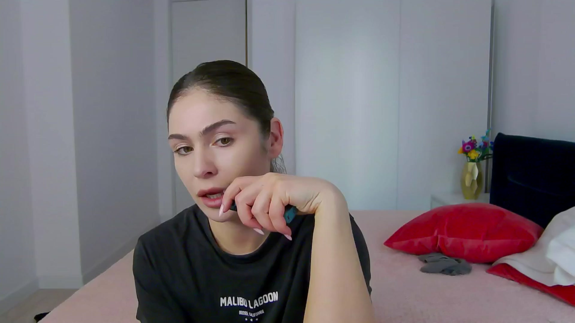 Gallery image thumbnail from NaiaaBee's myfreecams stream on, 03/27/2025, 17:20 image 2 of 20