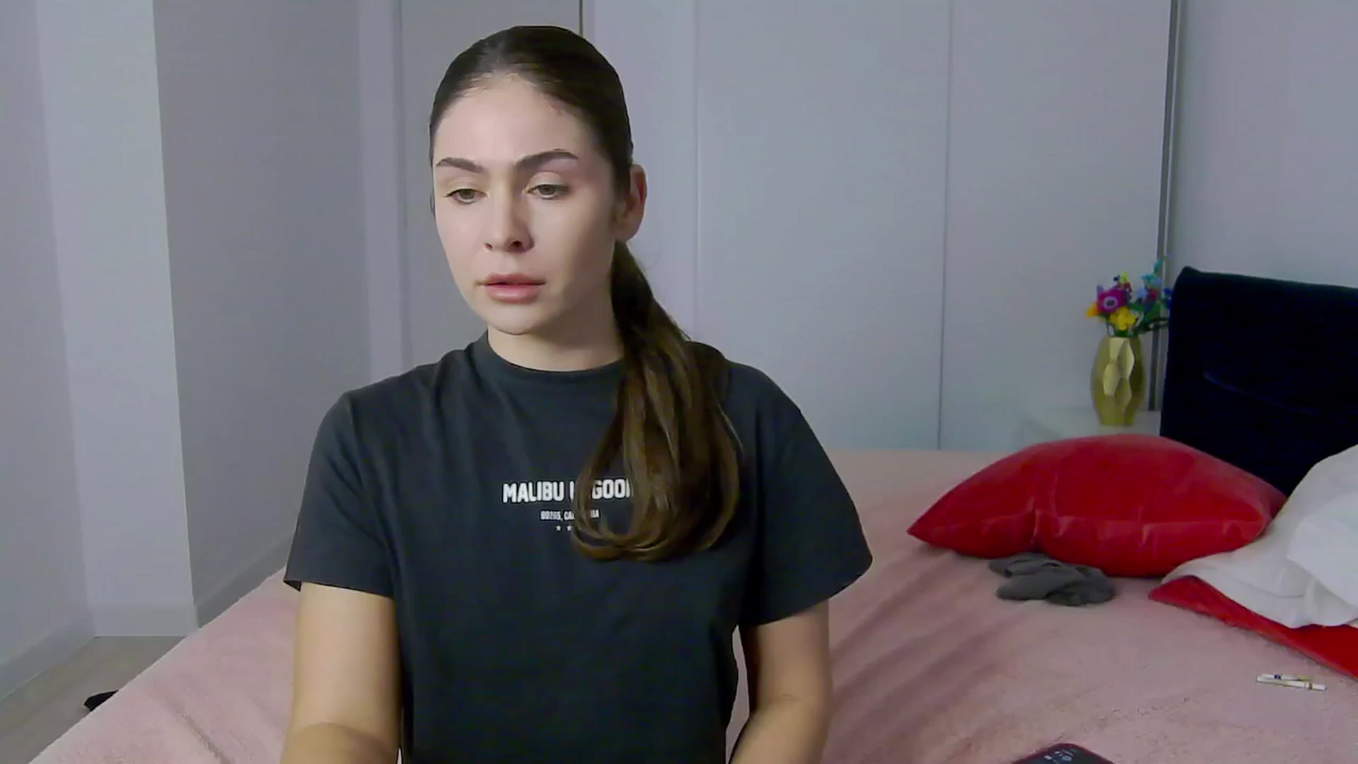 Gallery image thumbnail from NaiaaBee's myfreecams stream on, 03/27/2025, 17:20 image 10 of 20