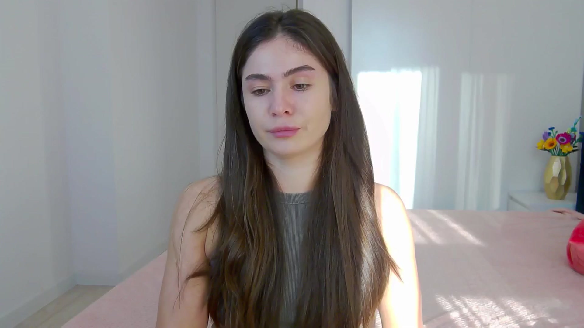 Gallery image thumbnail from NaiaaBee's myfreecams stream on, 03/31/2025, 15:37 image 16 of 20