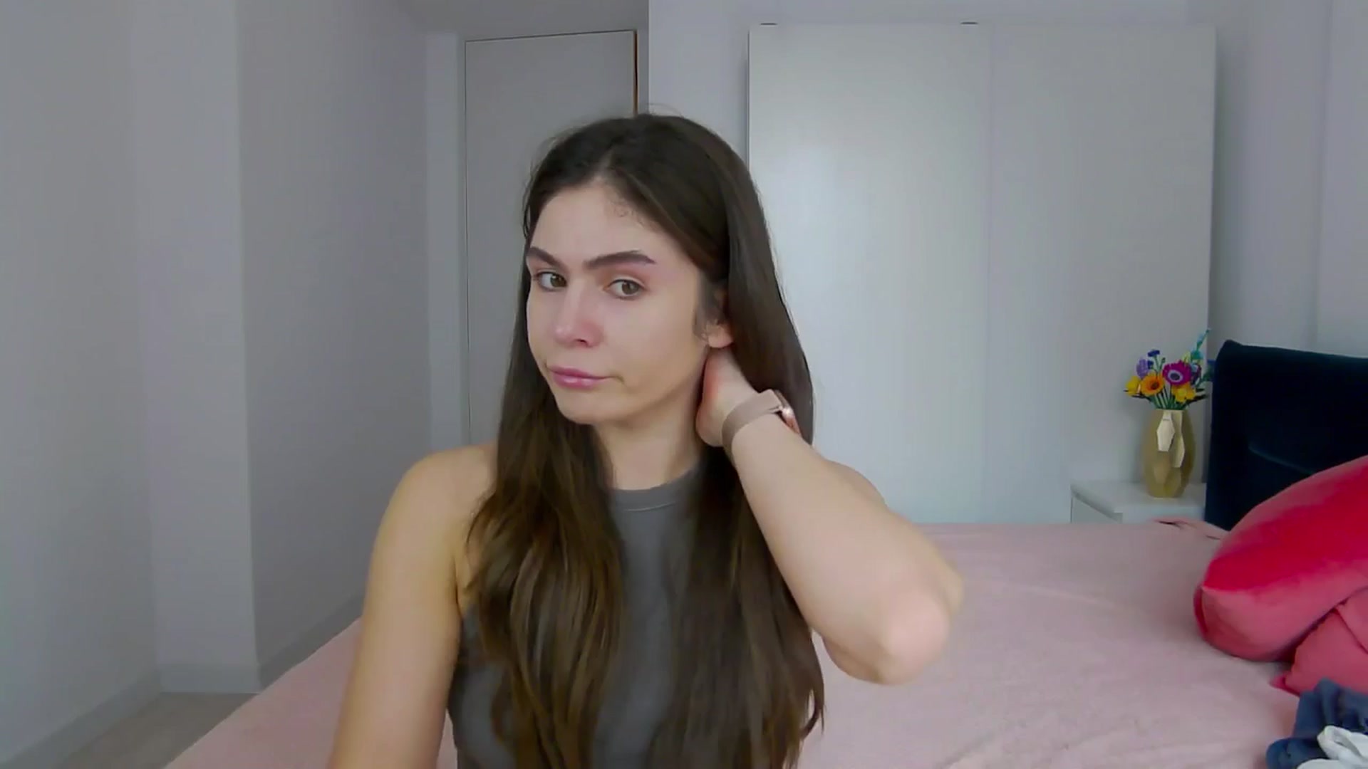 Gallery image thumbnail from NaiaaBee's myfreecams stream on, 03/31/2025, 15:37 image 4 of 20